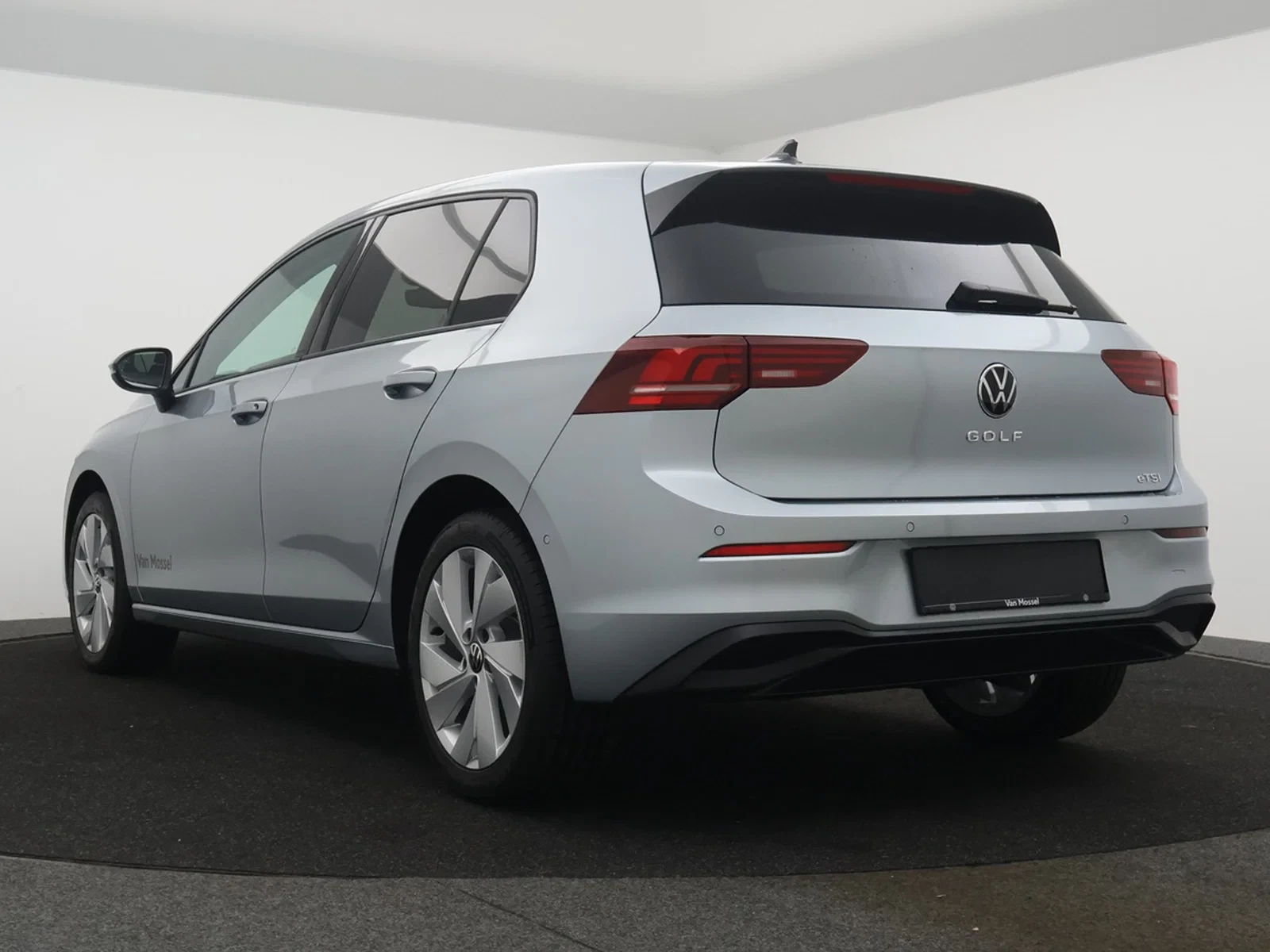Volkswagen Golf VIII Golf Life Business 1.5 eTSI 85 kW (116 pk) DSG // DEMO