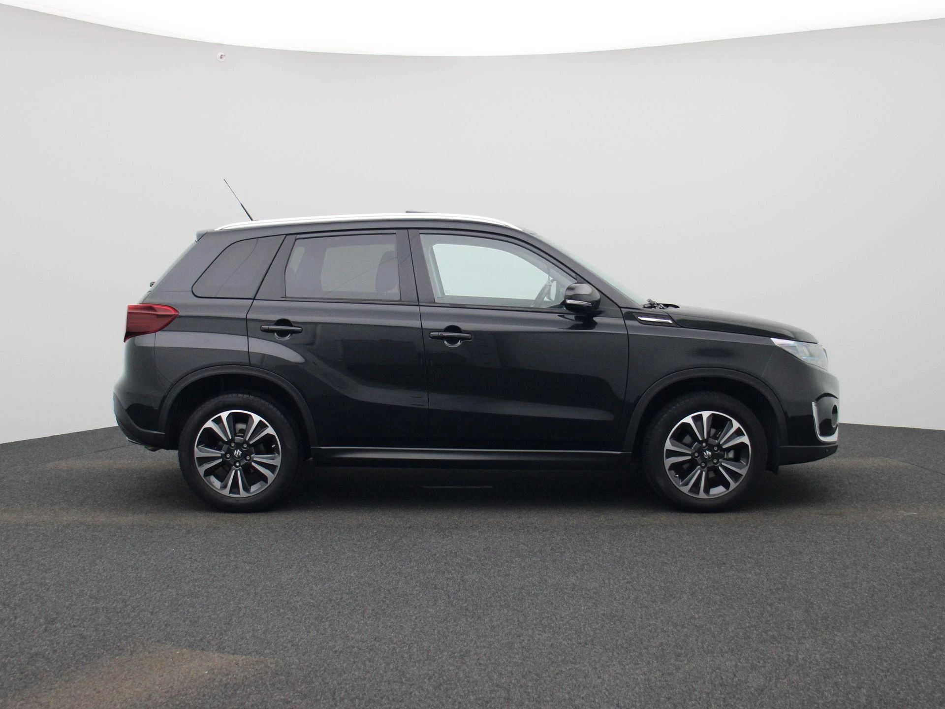 Suzuki-Grand Vitara-image-5