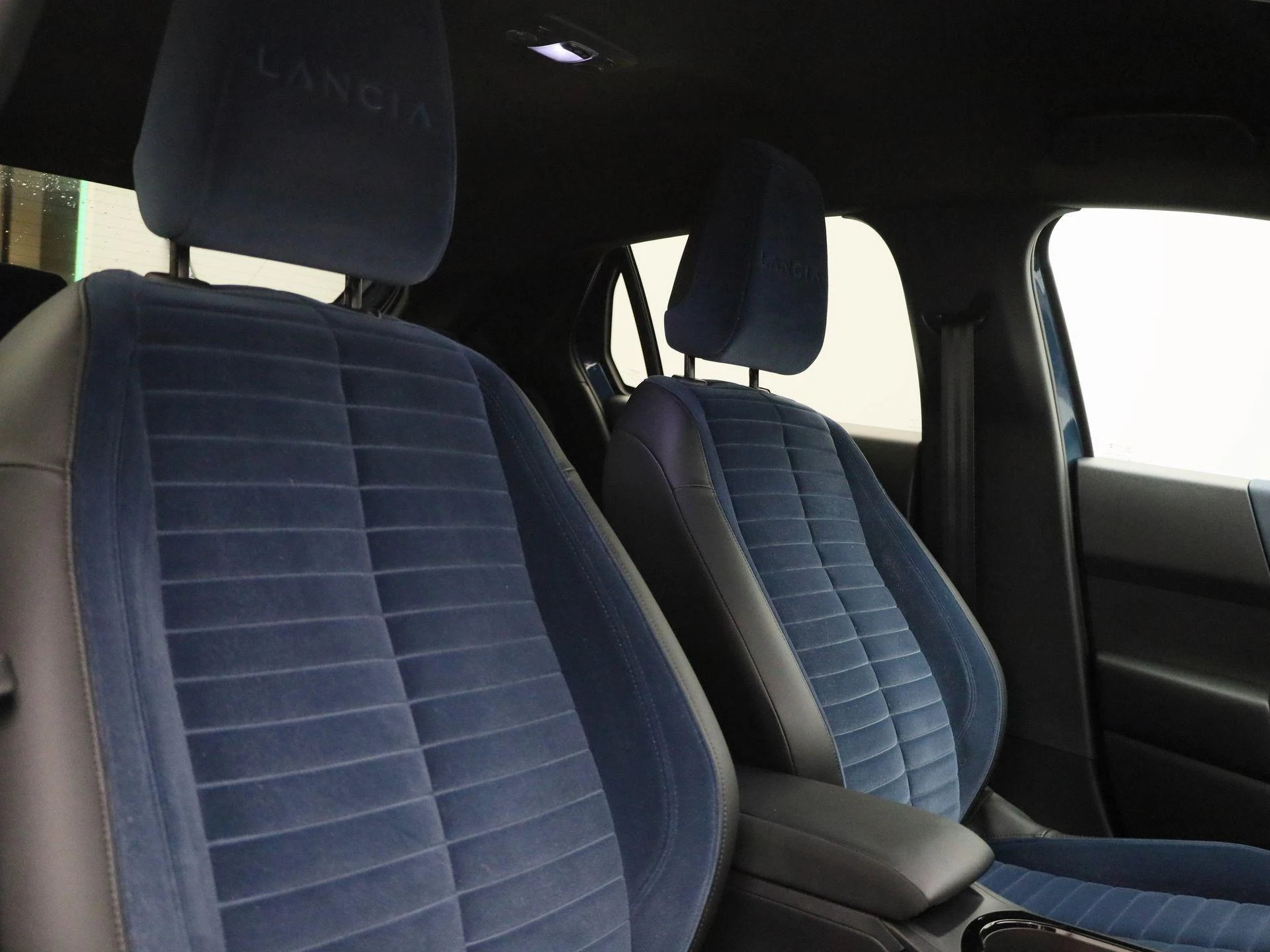 Lancia Ypsilon Edizione Cassina Limitata 51 kWh