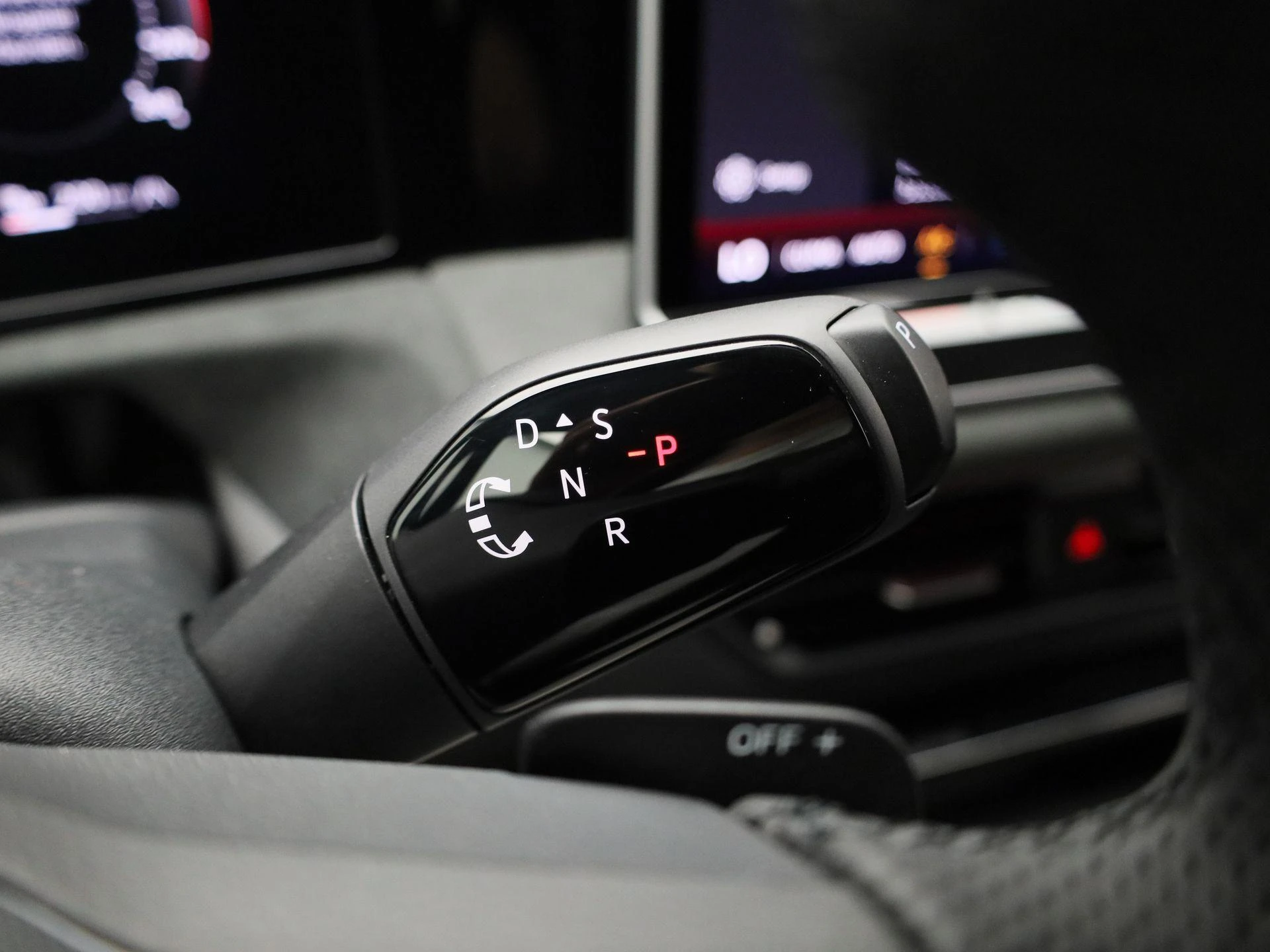Volkswagen-Tiguan-image-21