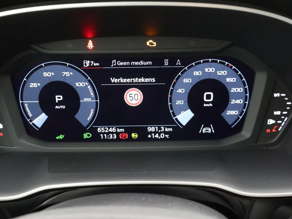 Audi Q3 PHEV Audi Q3 PHEV Attraction 45TFSIe 245PK *AUTOMAAT*LEDER*NAVI*PDC*CRUISE*VIRTUAL COCKPIT*...*