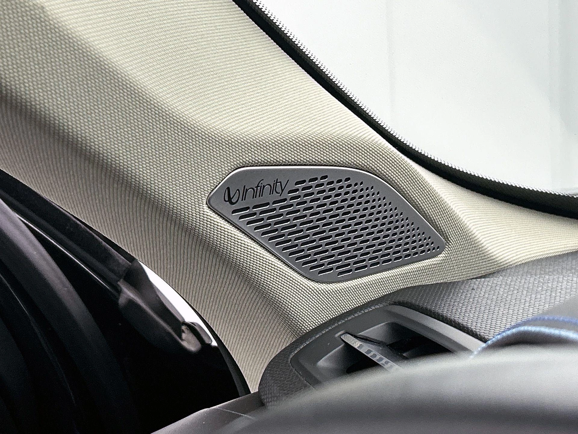 Lynk & Co-01-image-15