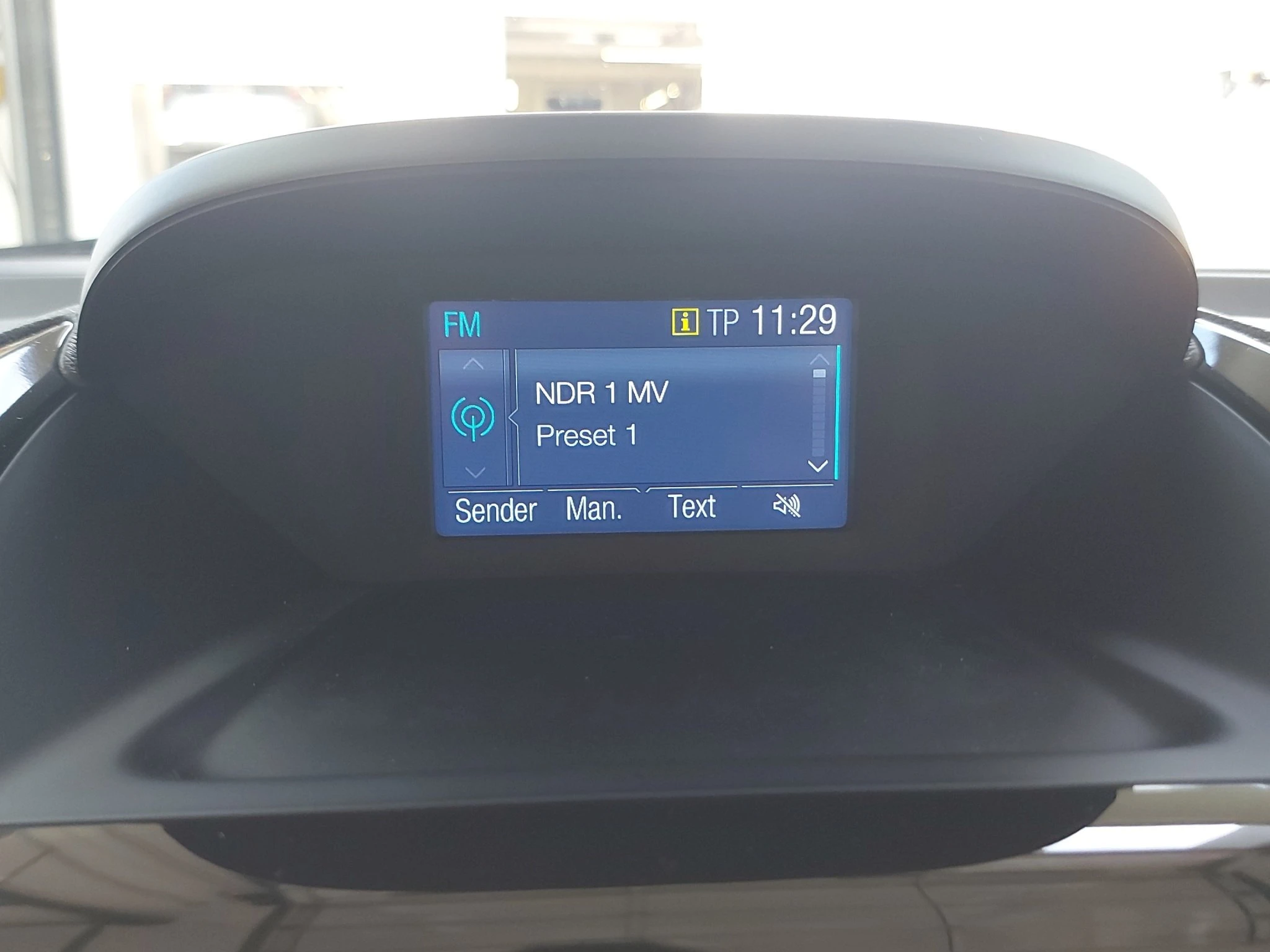 Ford-B-MAX-image-23