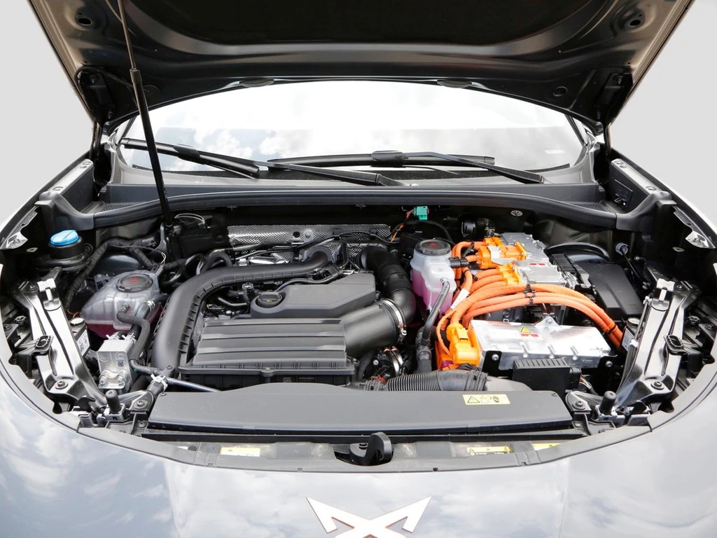CUPRA Terramar 1.5 e-hybrid UPE 62.145 20" AHK Digi P.