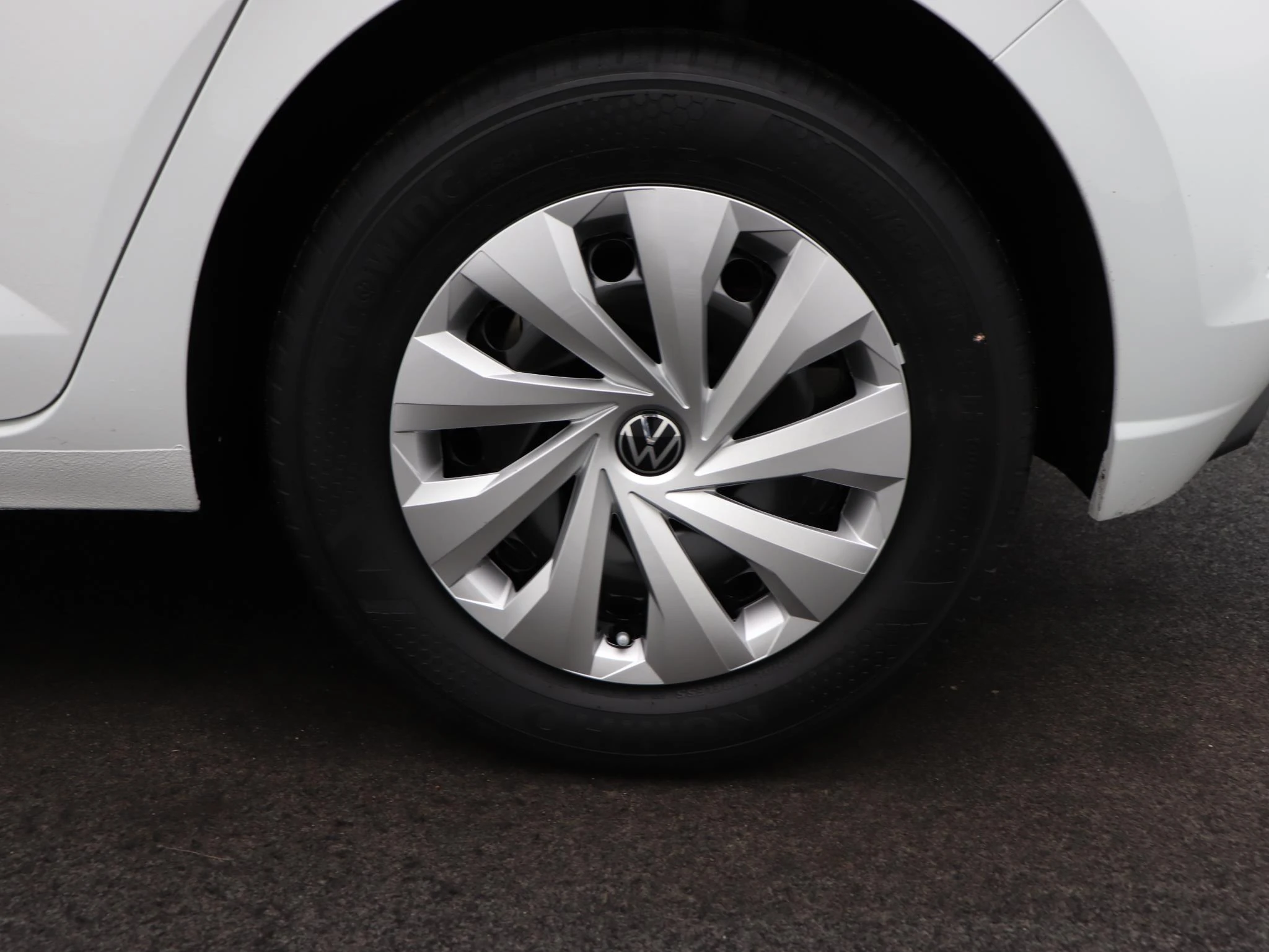 Volkswagen-Polo-image-6