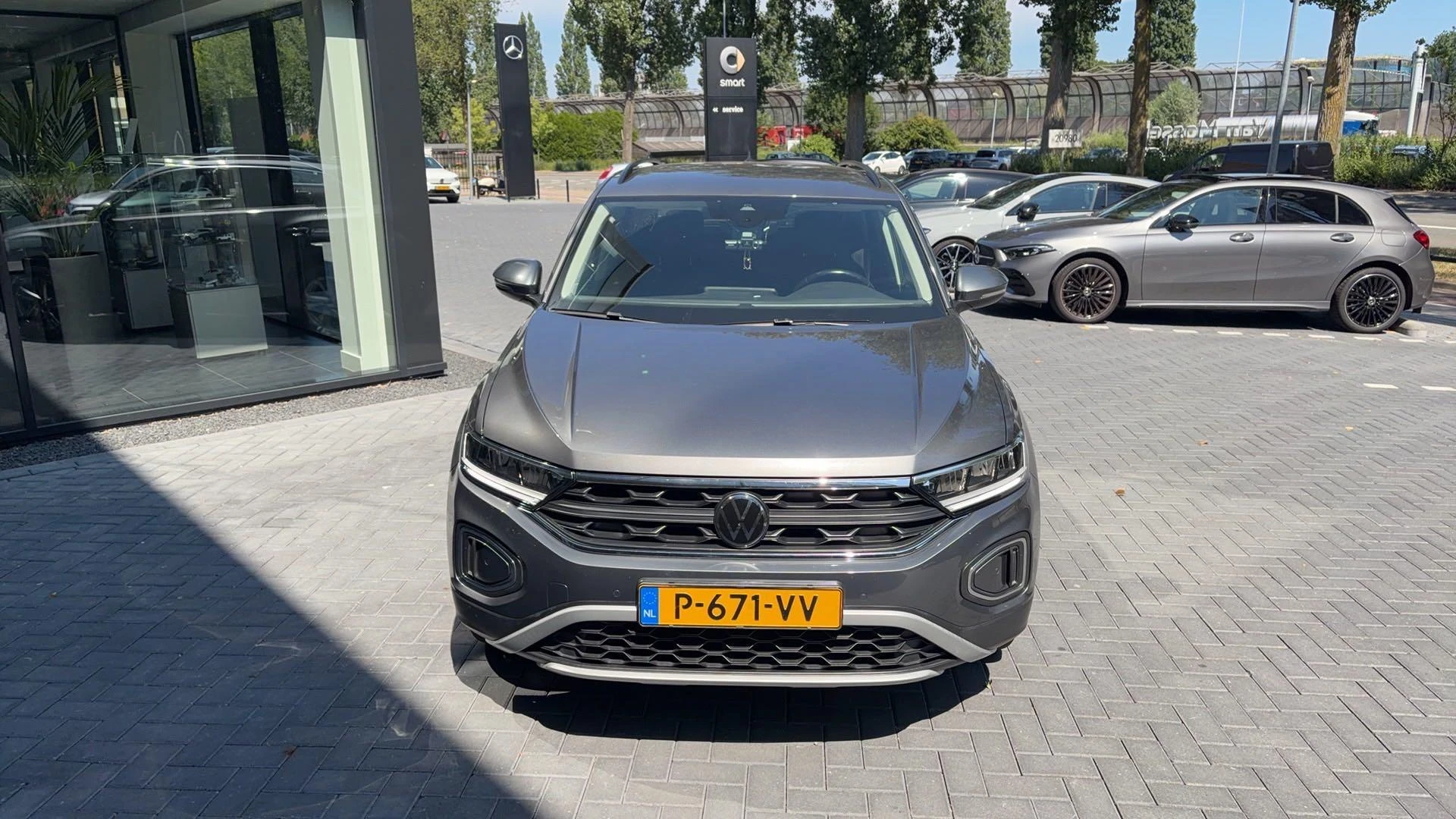 Volkswagen-T-Roc-image-6