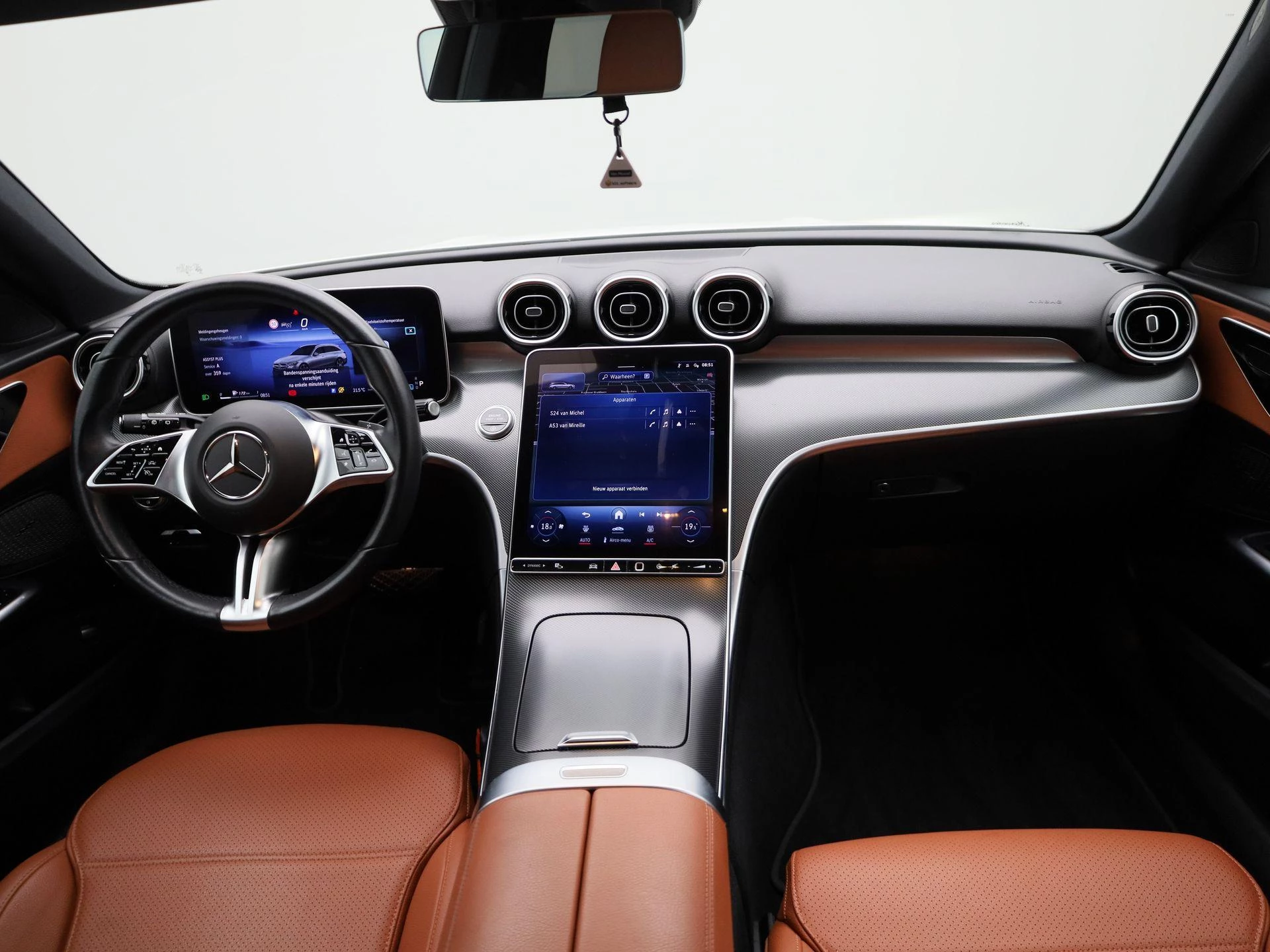 Mercedes-Benz-C-Klasse-image-36