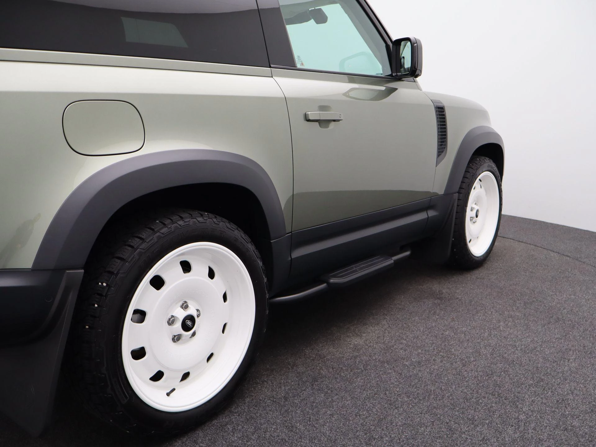 Land Rover-Defender-image-46