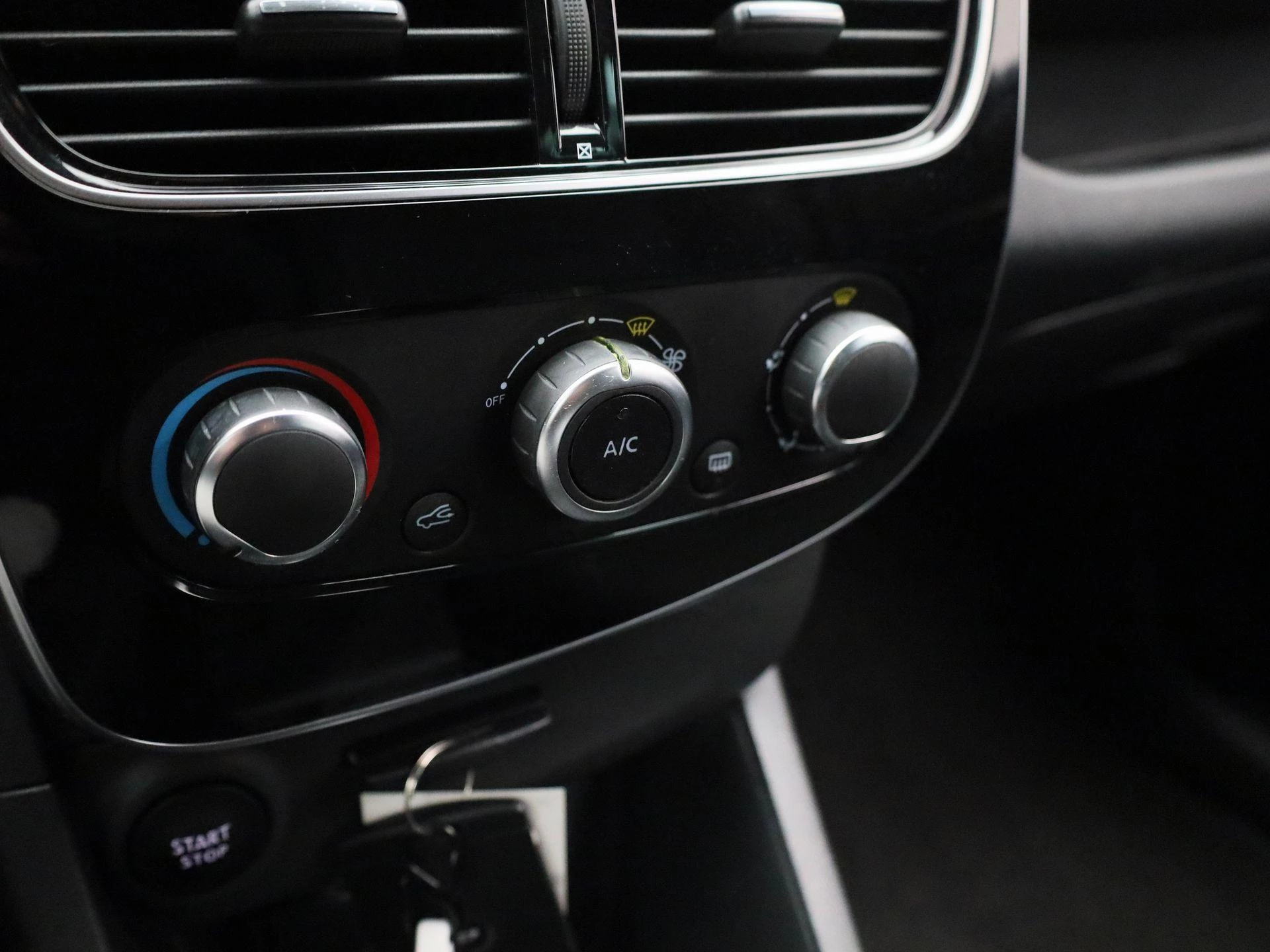 Renault-Clio-image-24