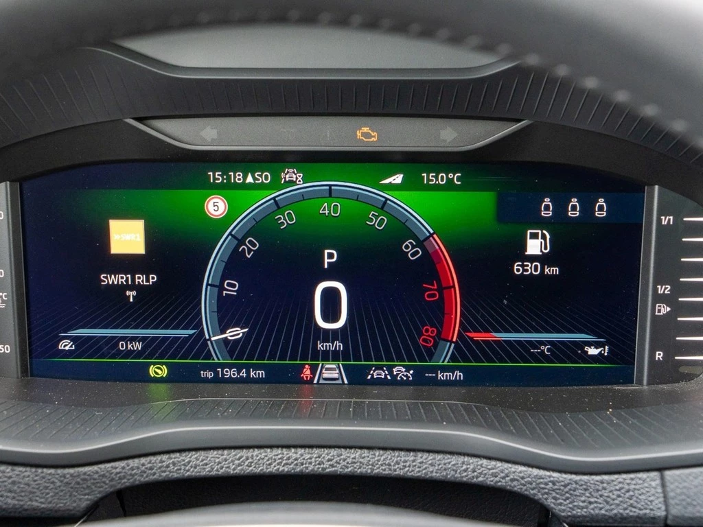 Škoda Karoq 1.5 TSI DSG Tour Matrix, AHK, Navi