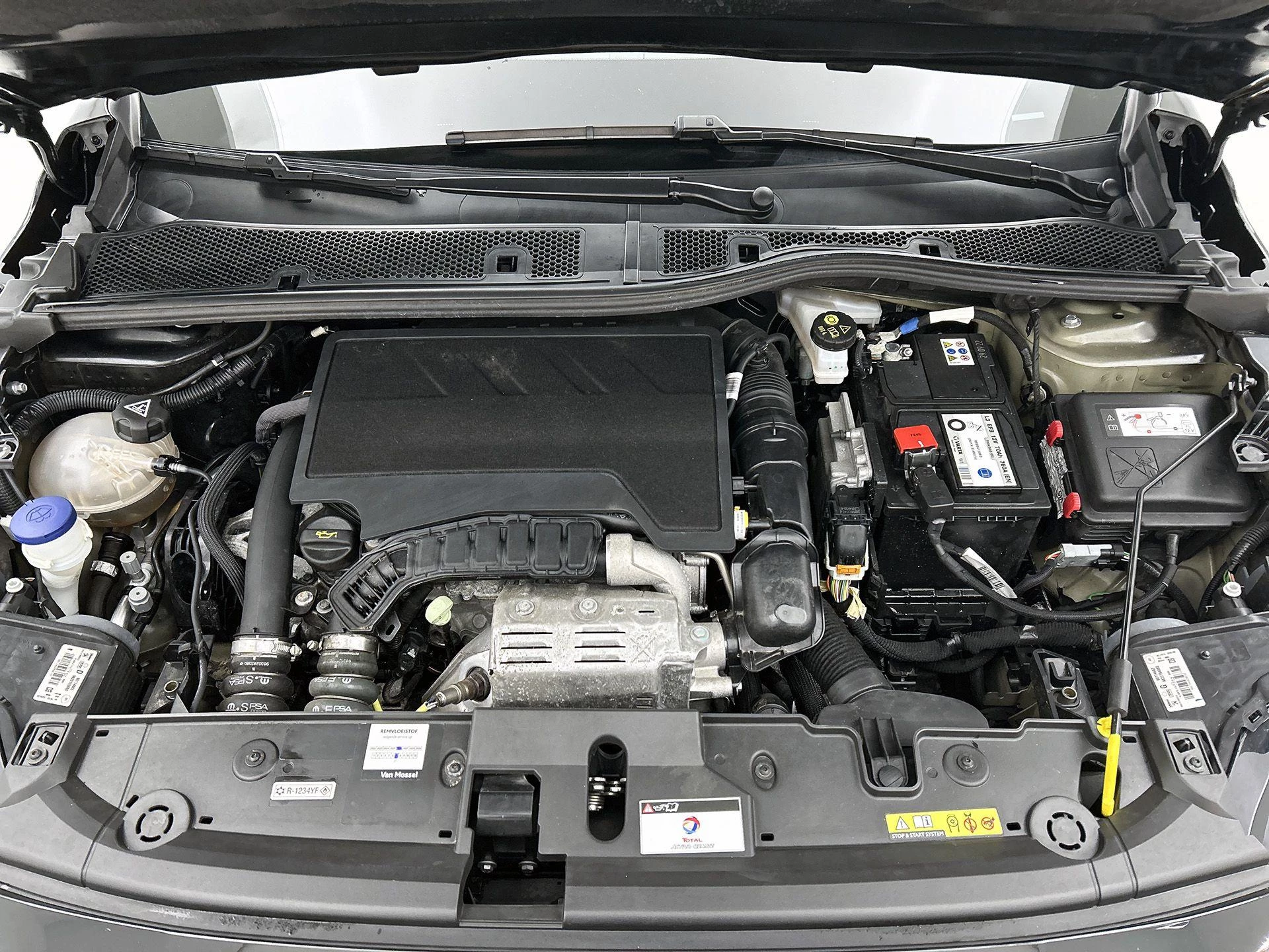 Peugeot-208-image-19