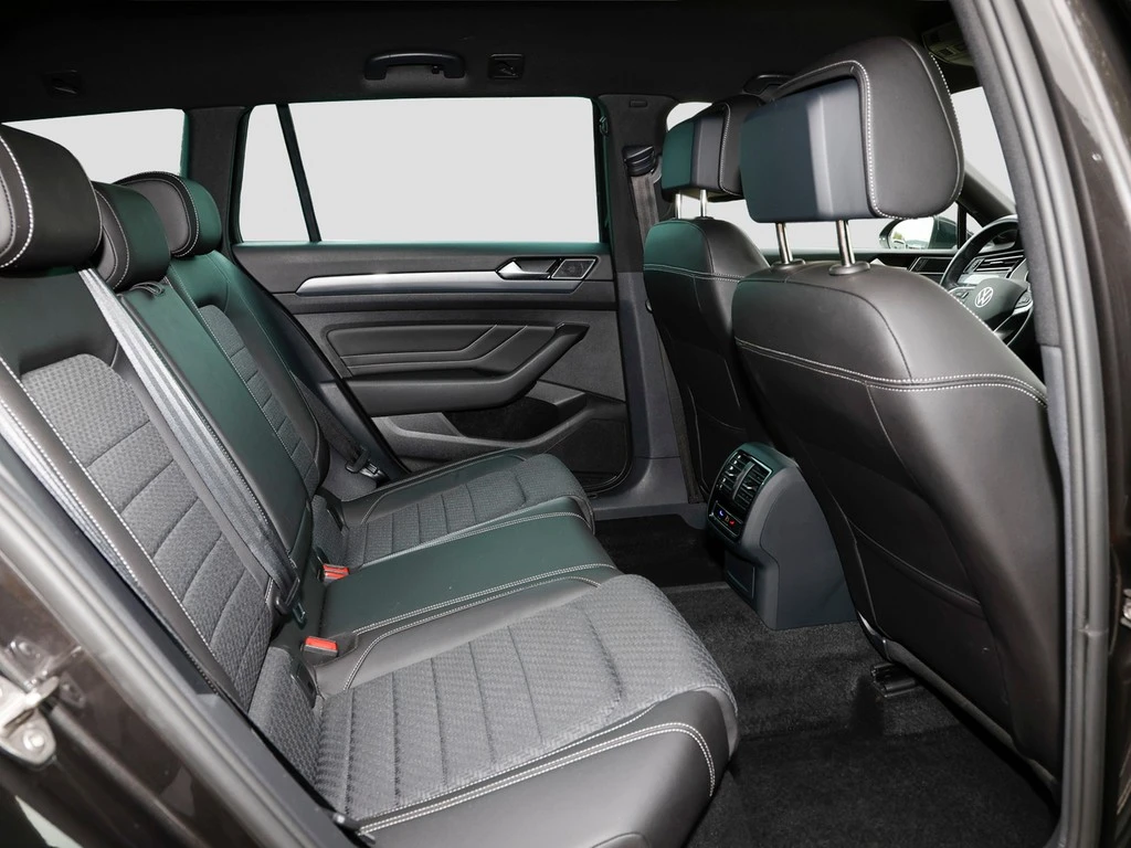Volkswagen-Passat-image-9