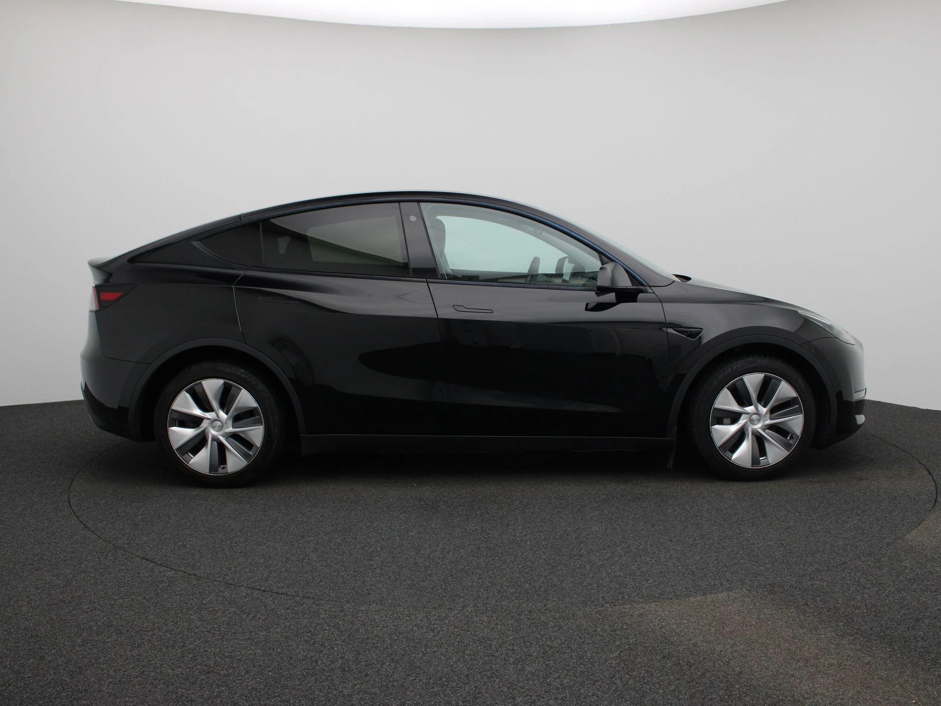 Tesla-Model Y-image-6