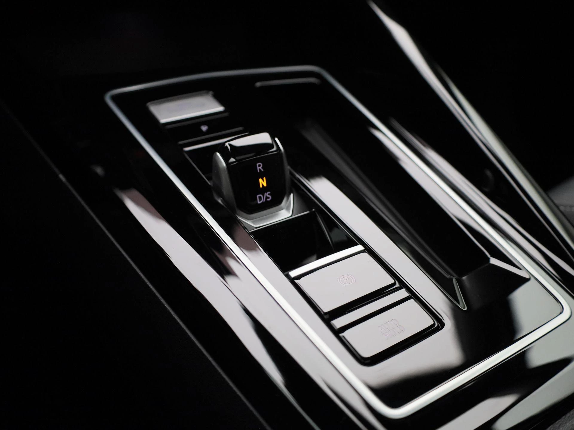 Volkswagen-Golf-image-18