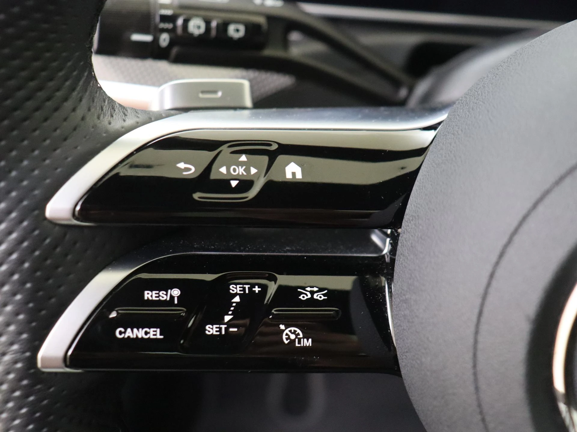 Mercedes-Benz-C-Klasse-image-10