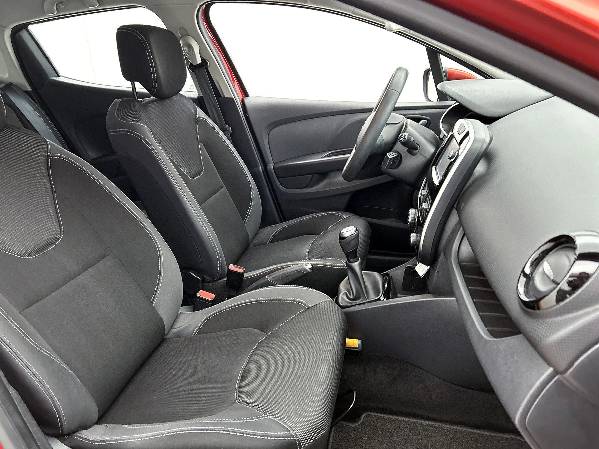 Renault-Clio-image-30