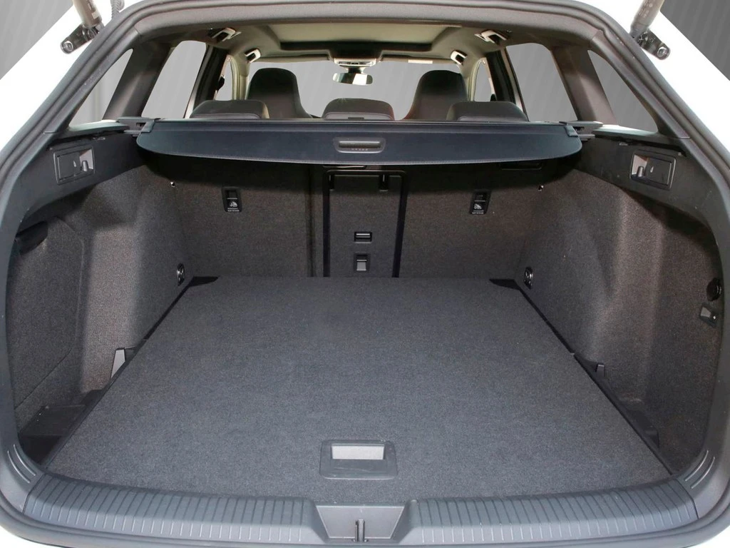 Volkswagen-Golf-image-5