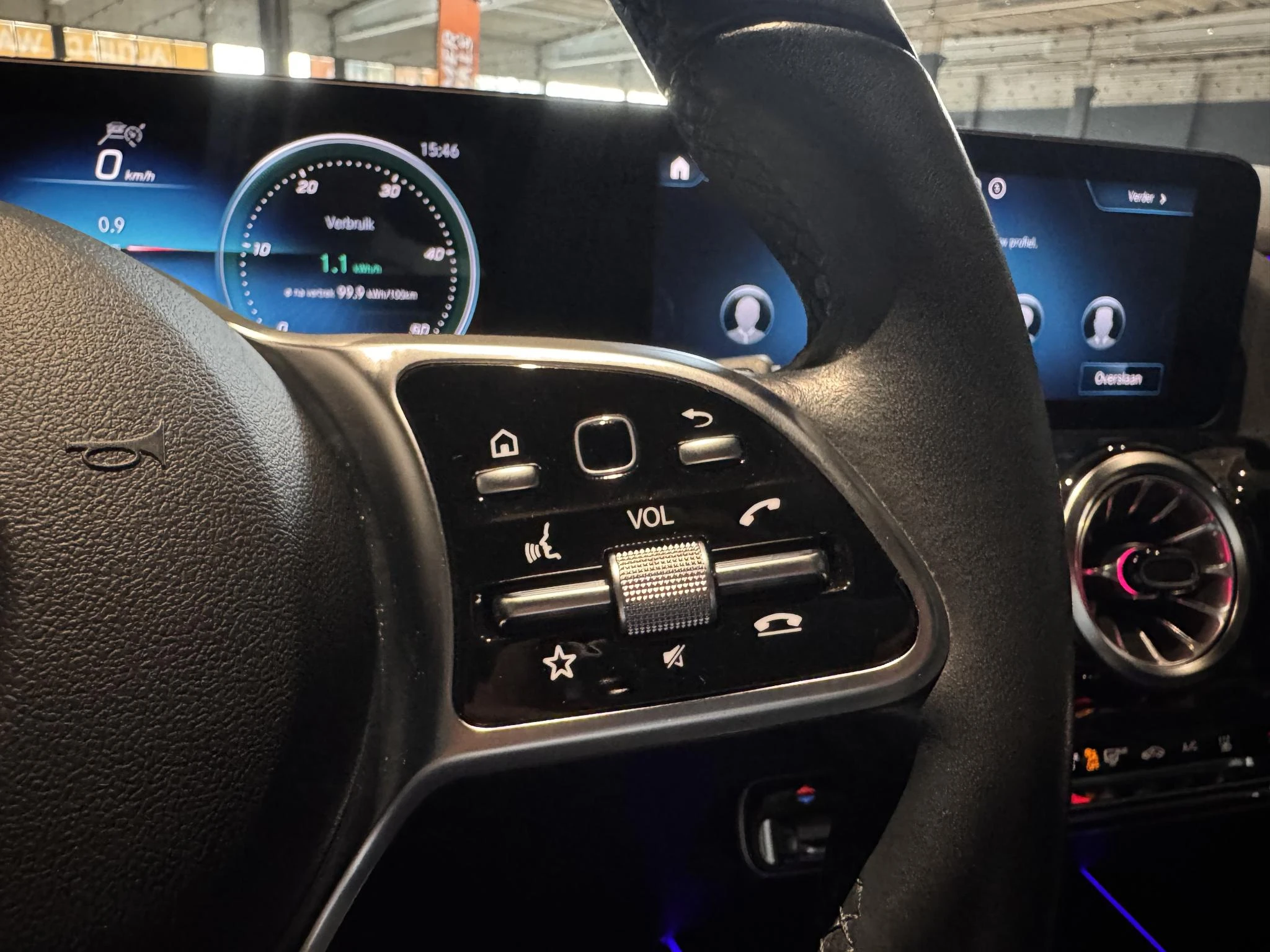 Mercedes-Benz-EQA-image-11