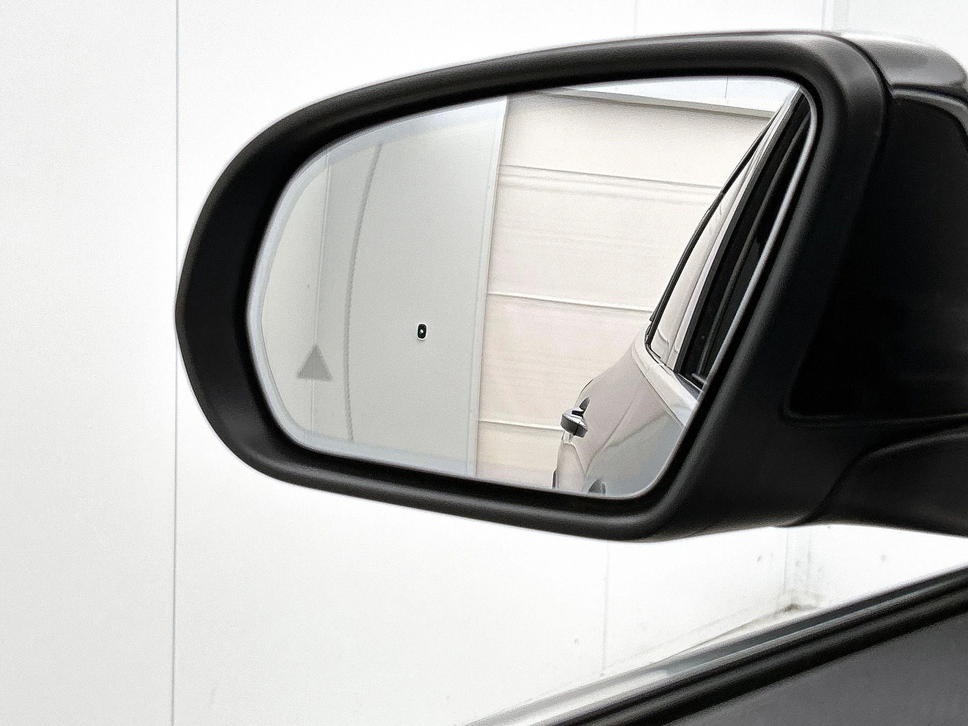Mercedes-Benz-GLA-image-28