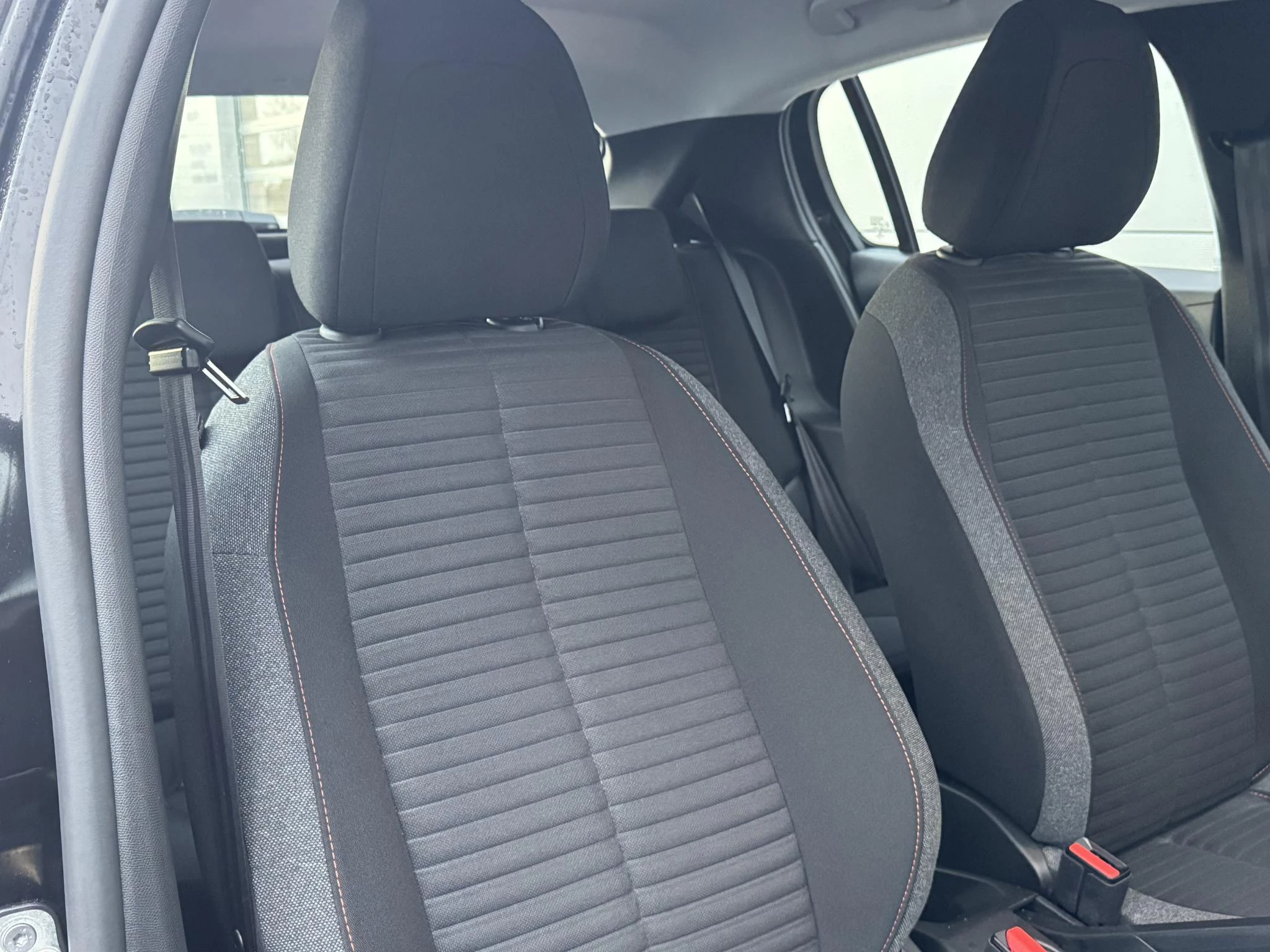 Peugeot-208-image-29