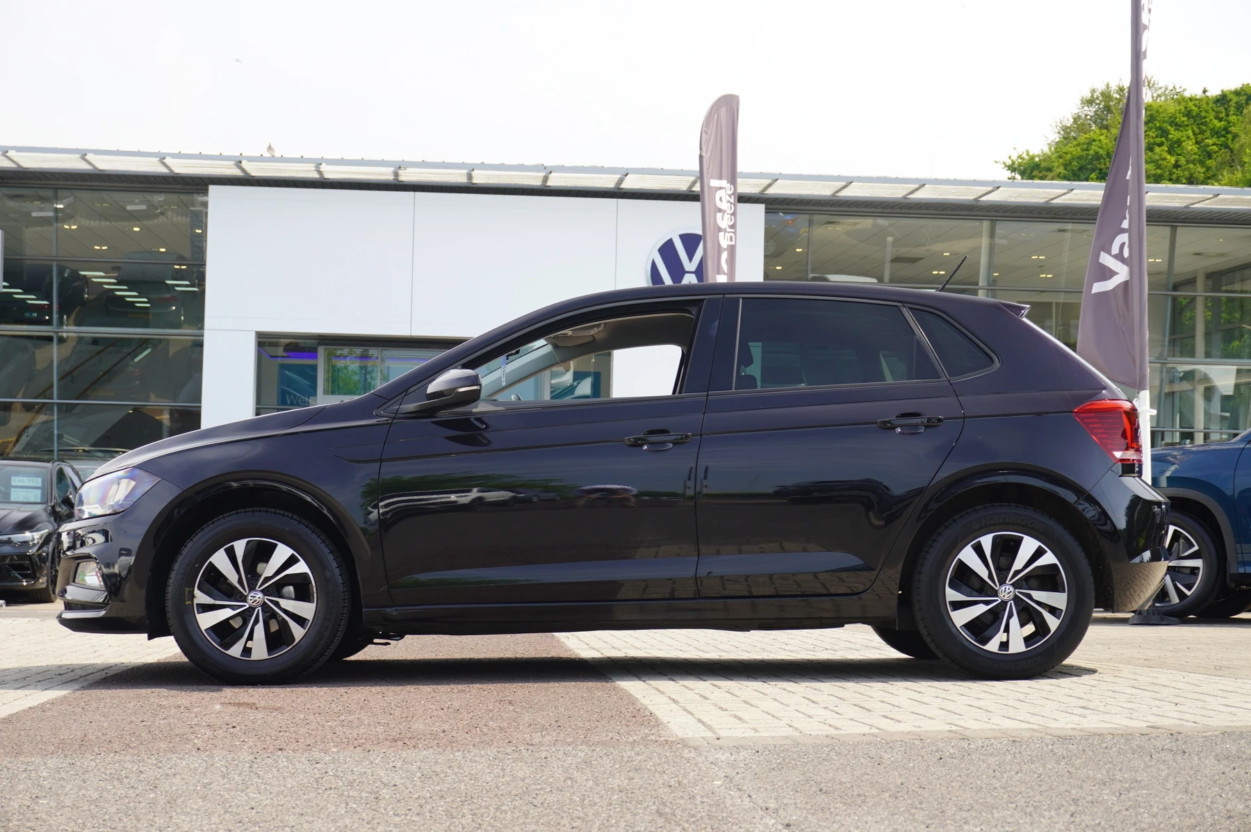 Volkswagen-Polo-image-17