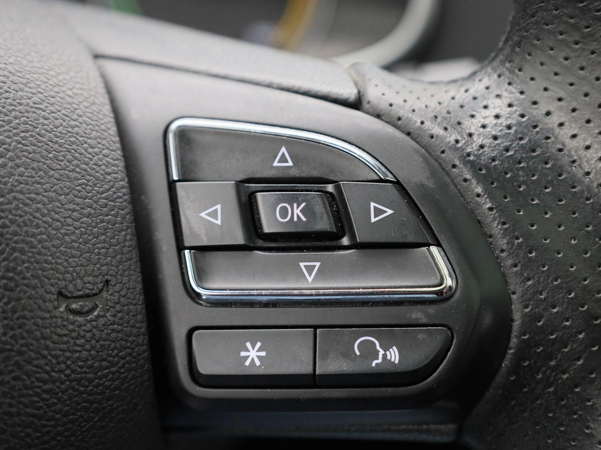 MG-ZS EV-image-25