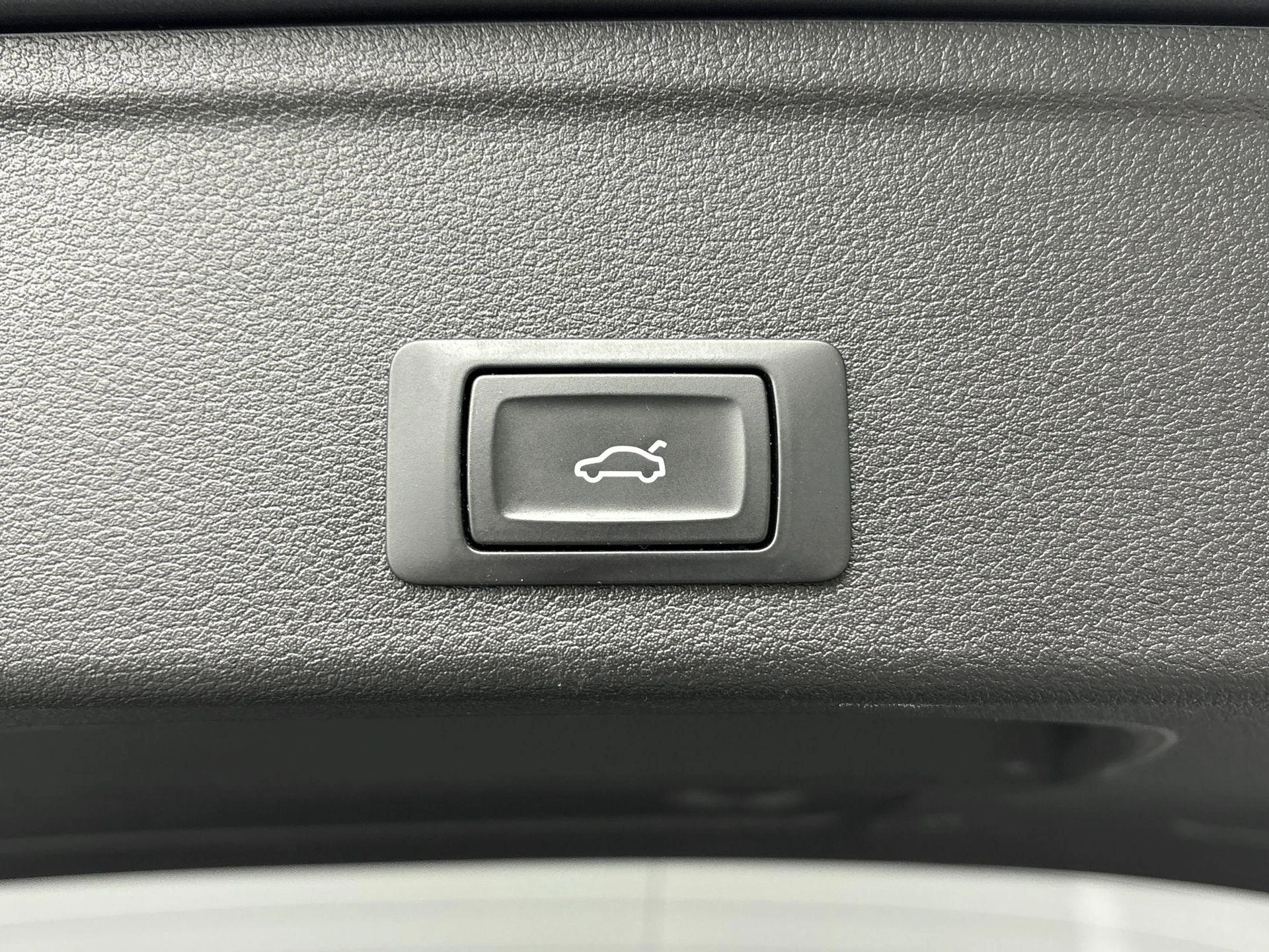 Audi-A4-image-16