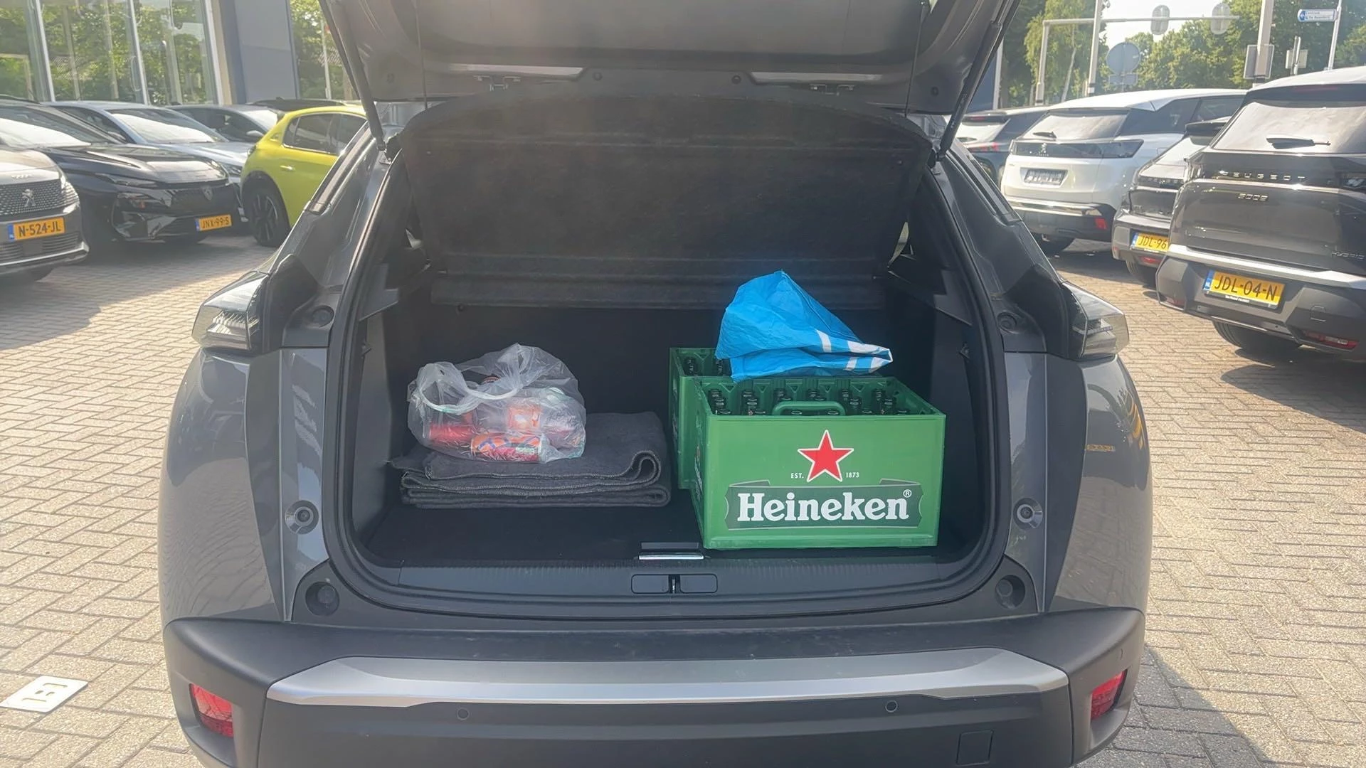 Peugeot 2008 1.2 Hybrid 136 Allure
