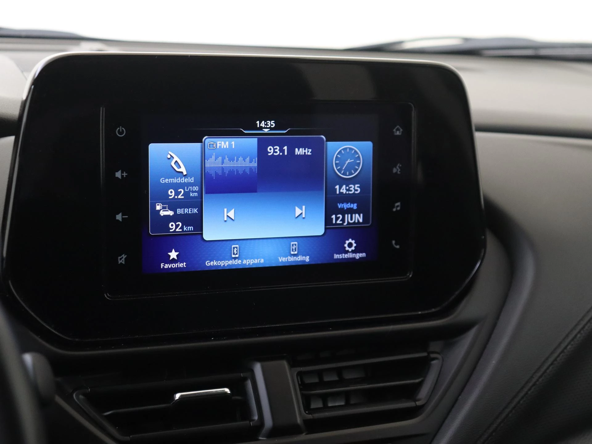 Suzuki-S-Cross-image-15