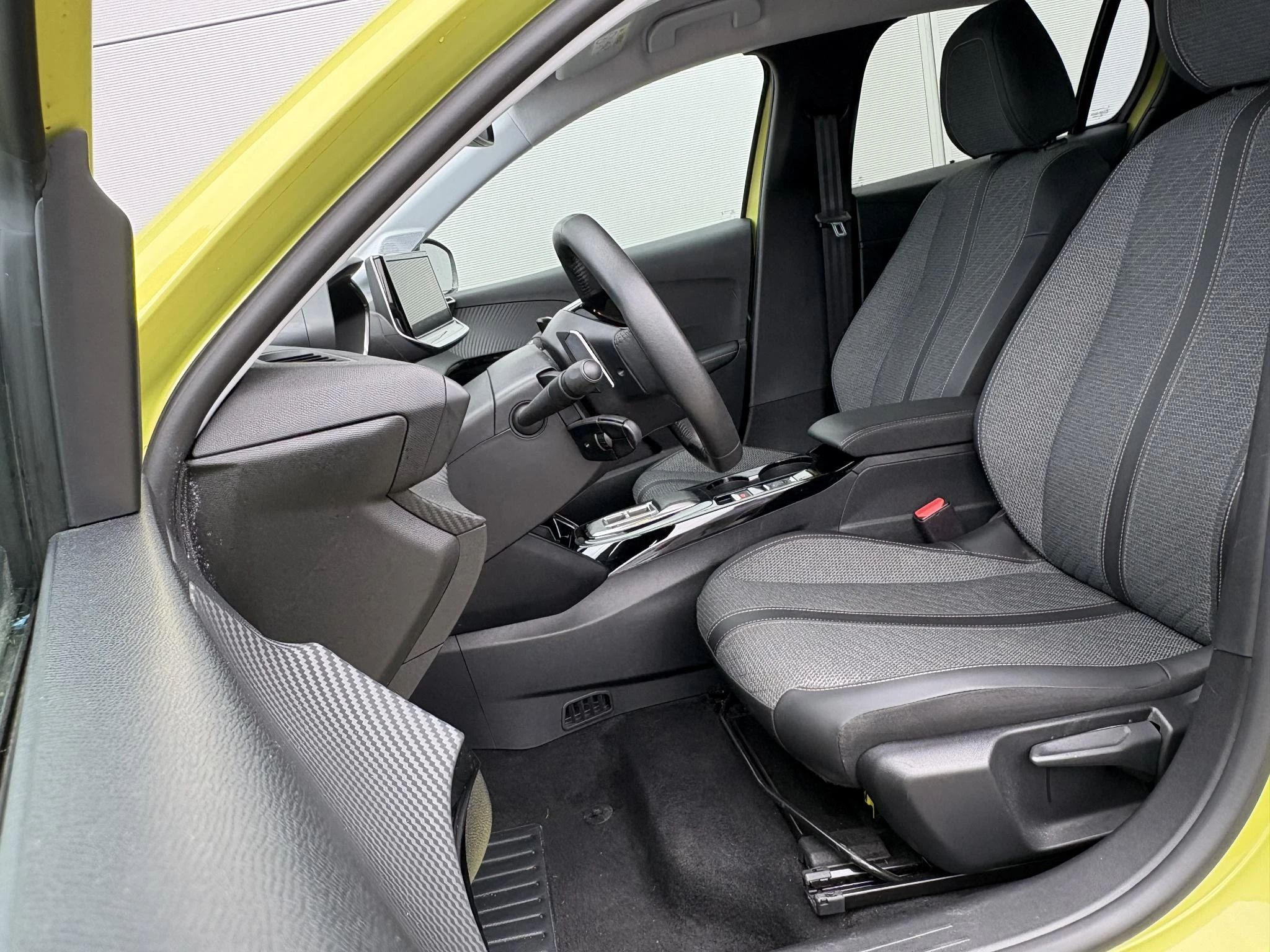 Peugeot-208-image-9
