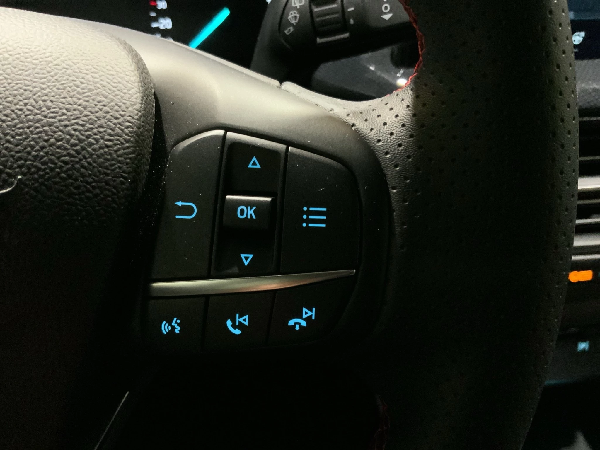 Ford Focus ST-Line Turnier Aut.*ACC*KAM*NAVI*LED*WINTER-PKT.