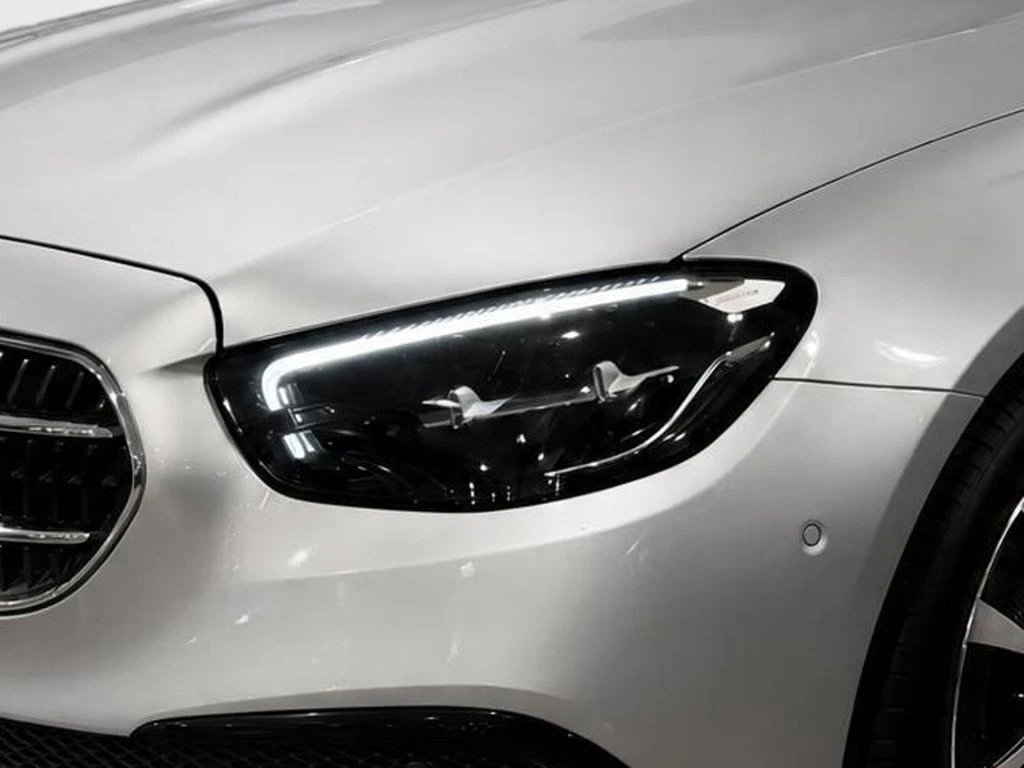 Mercedes-Benz-E-Klasse 300 de-image-4