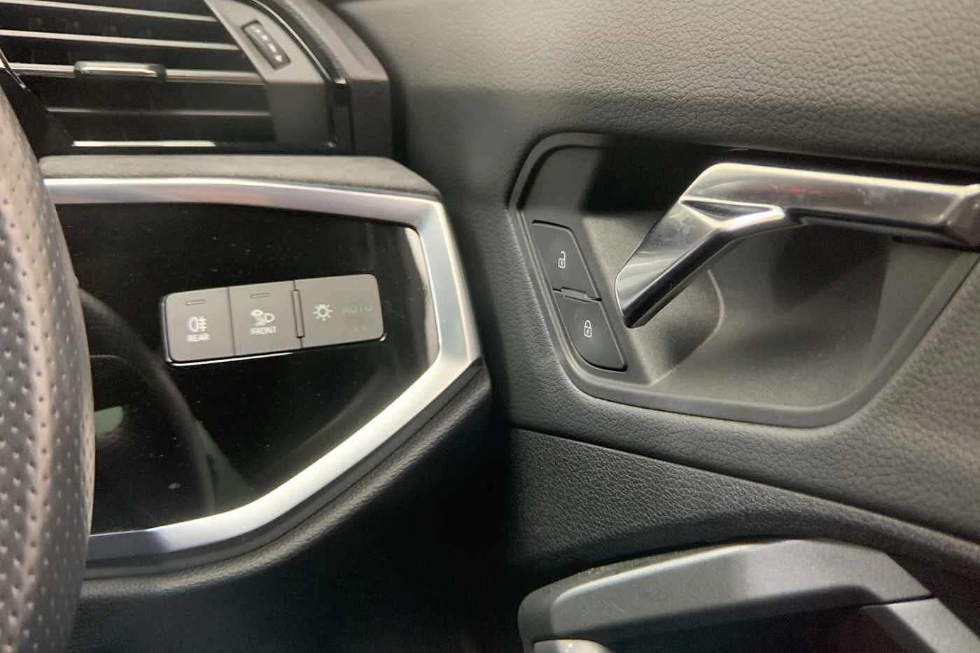 Audi-RSQ3-image-18