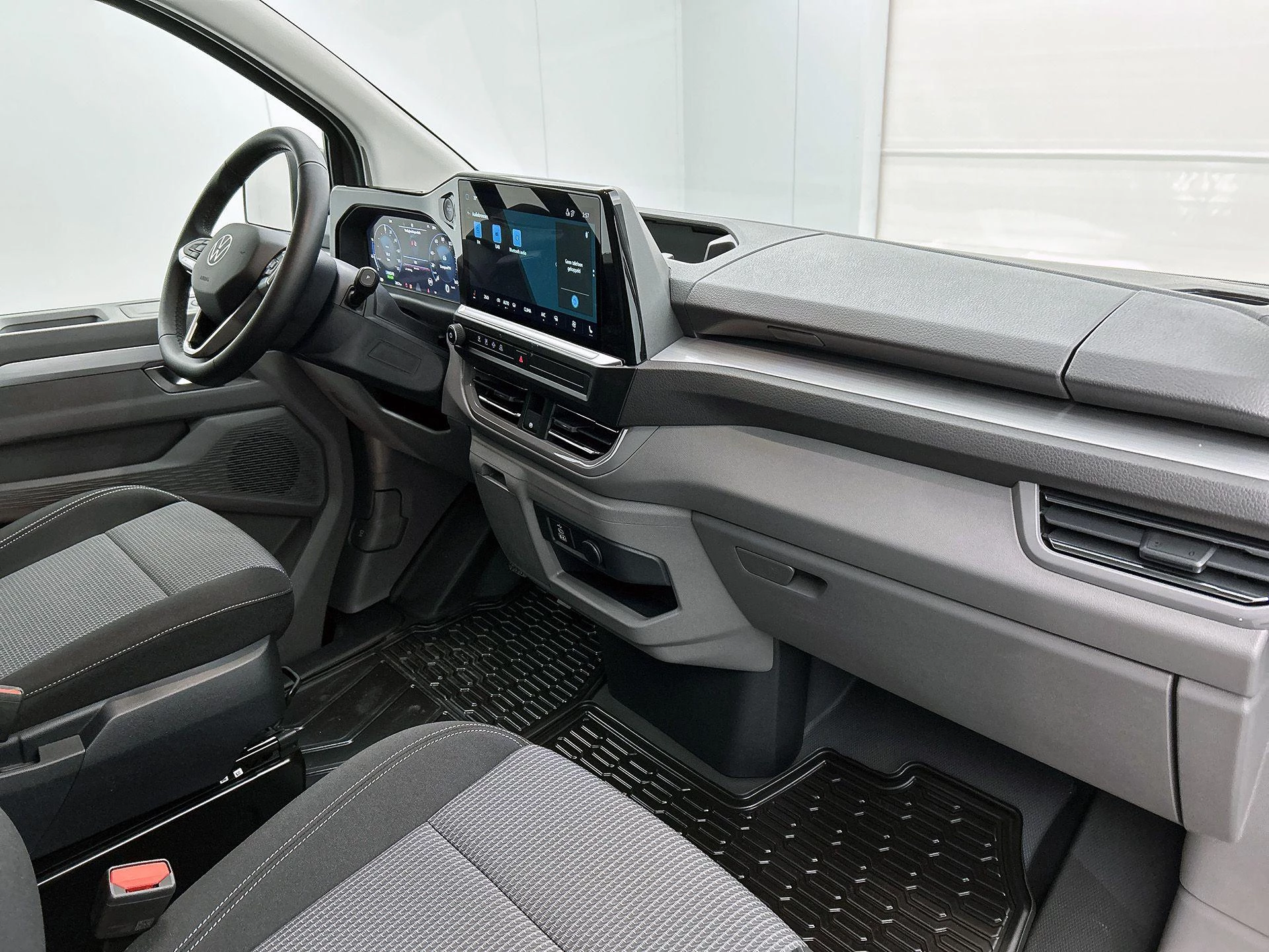 Volkswagen e-Transporter L2H1 Life 64 kWh 136PK