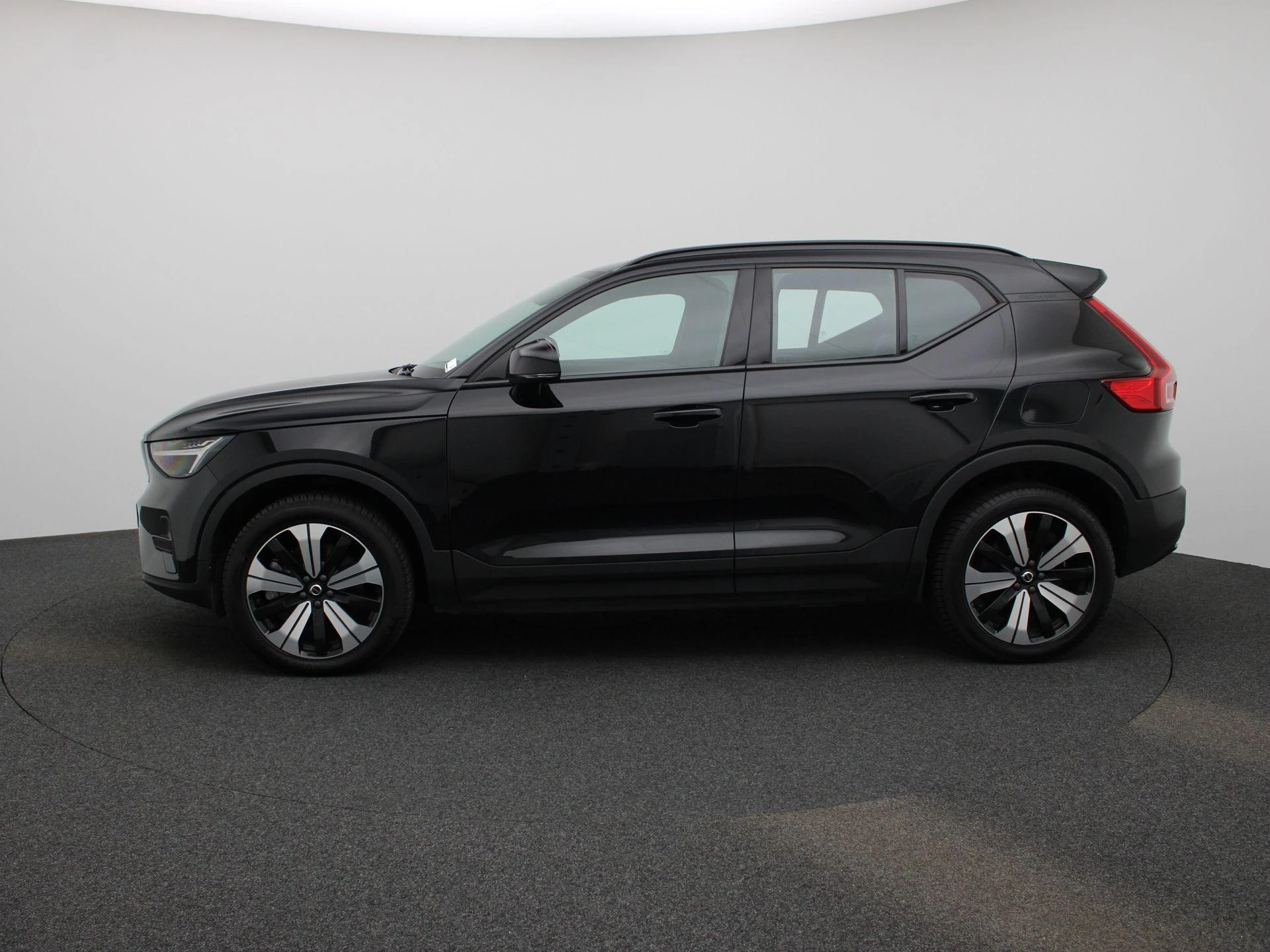 Volvo-XC40-image-3