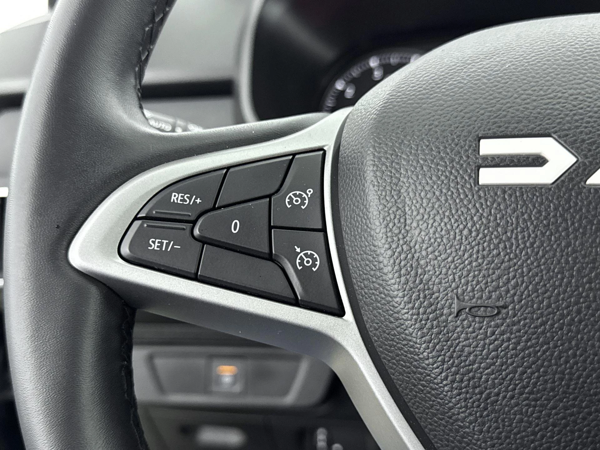 Dacia-Sandero Stepway-image-5