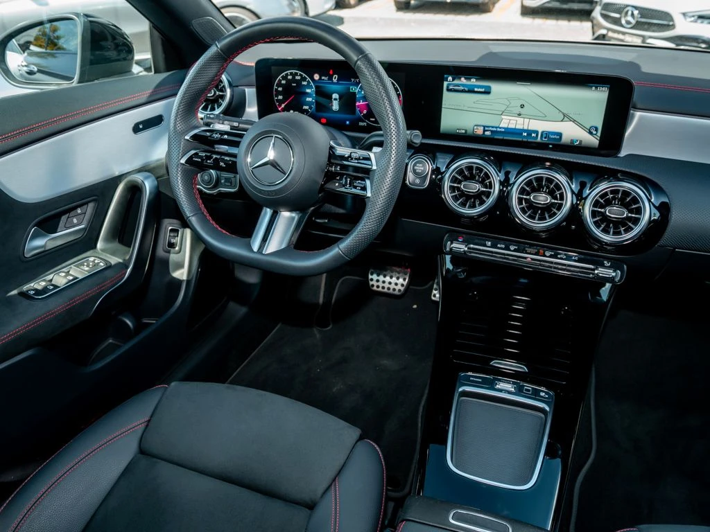 Mercedes-Benz-T-Klasse 180-image-9