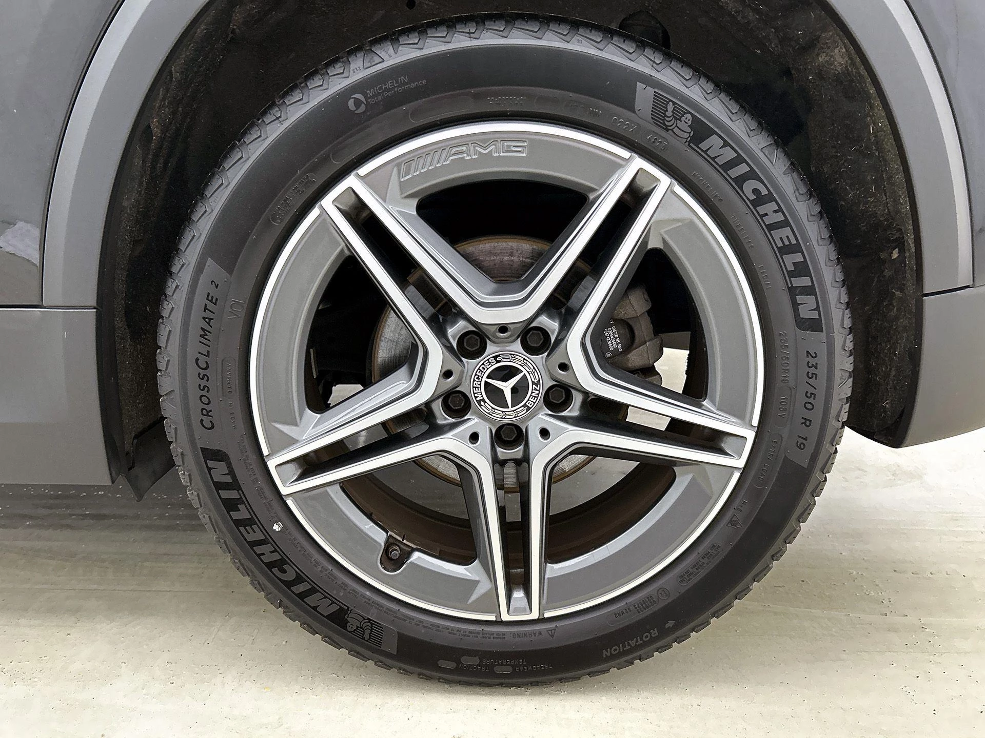 Mercedes-Benz-GLA-image-48