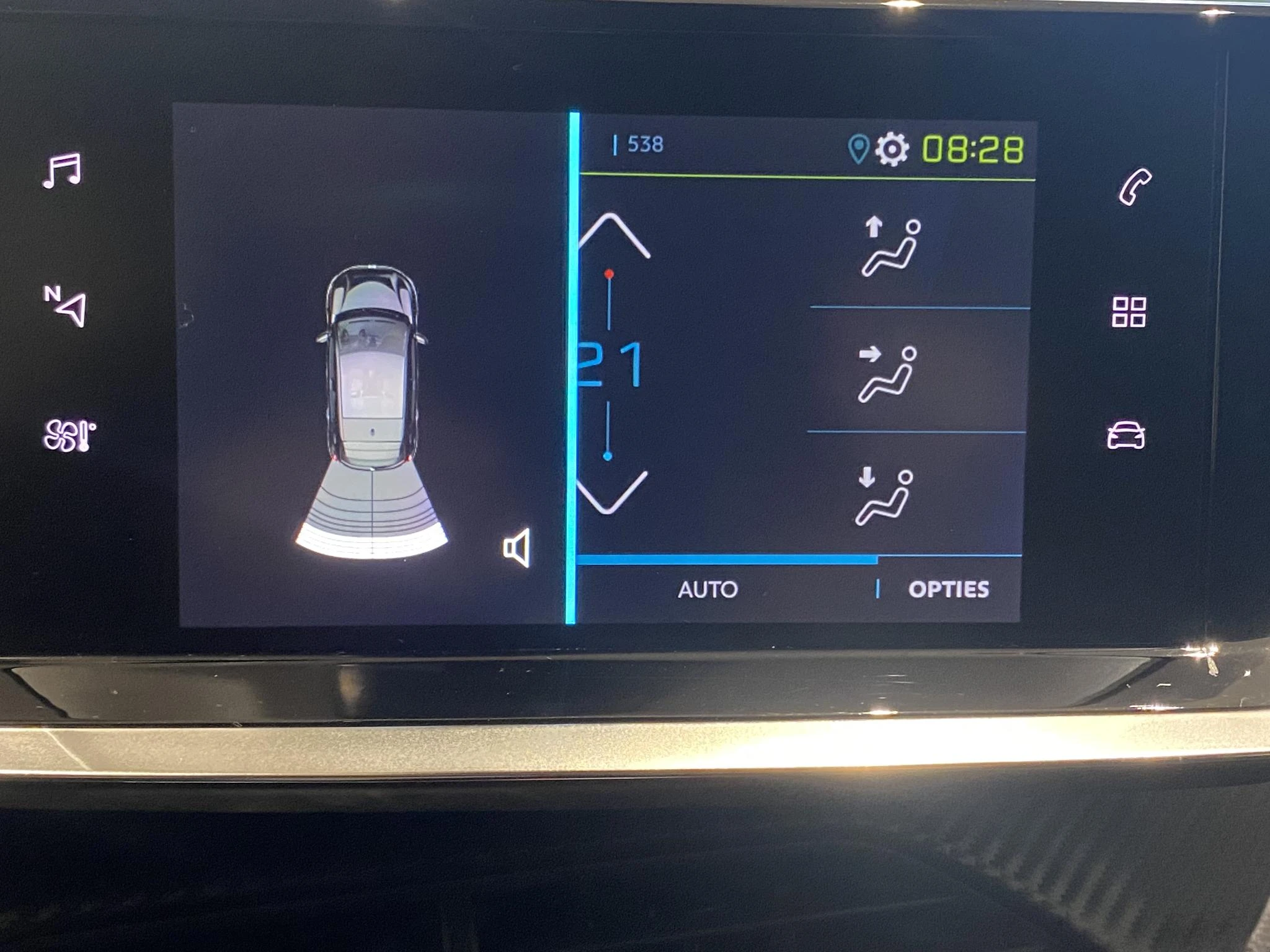 Peugeot-e-208-image-27