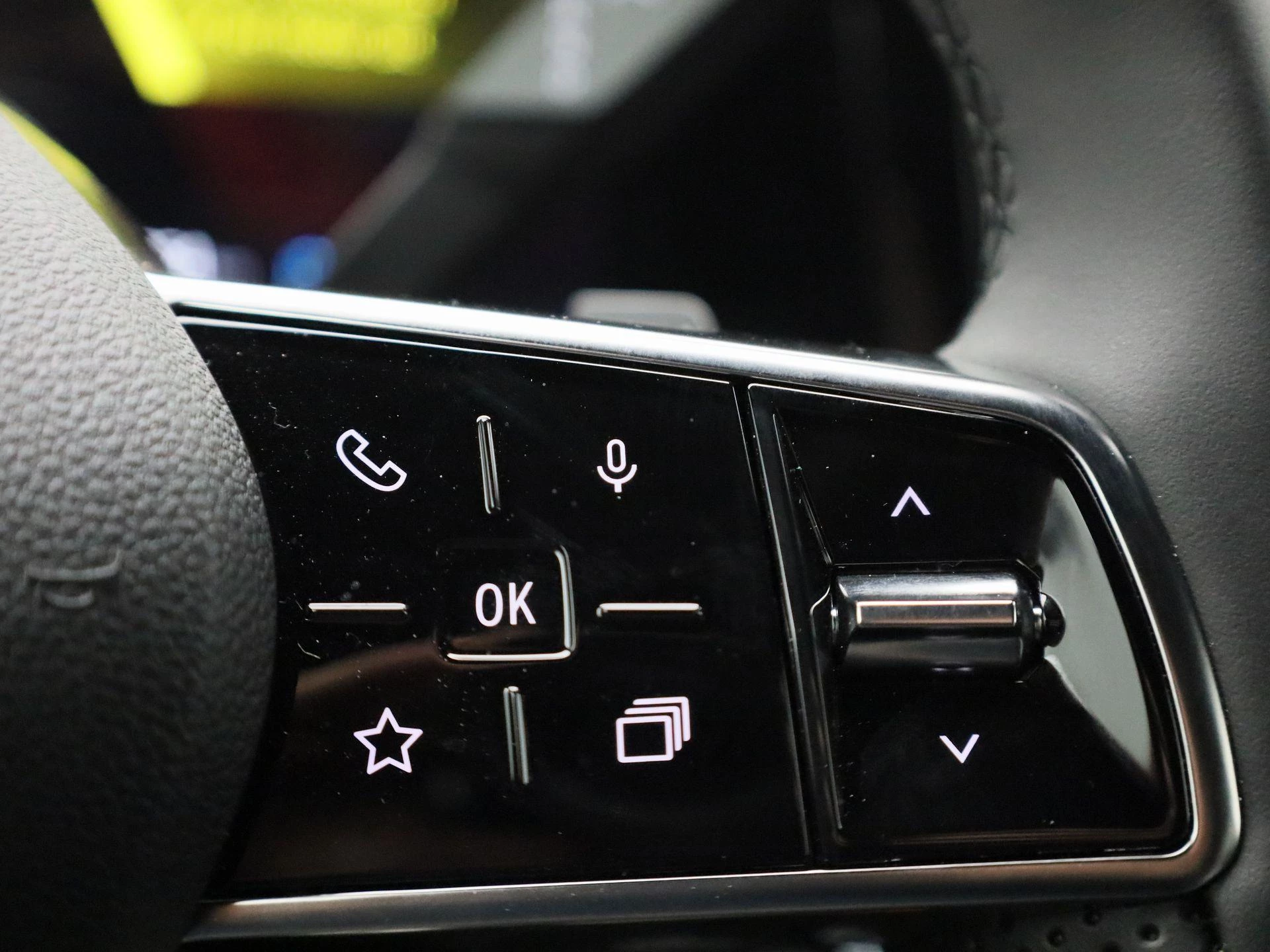 Renault-Megane E-Tech-image-13