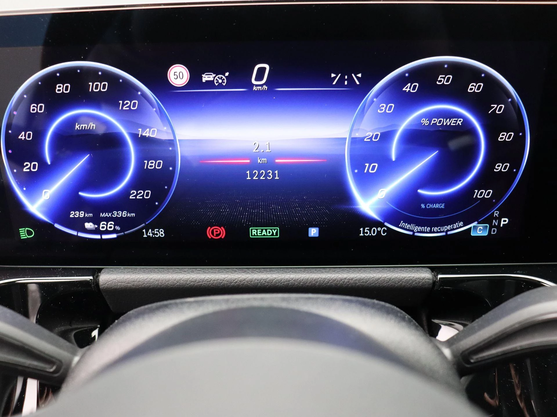 Mercedes-Benz-EQA-image-8