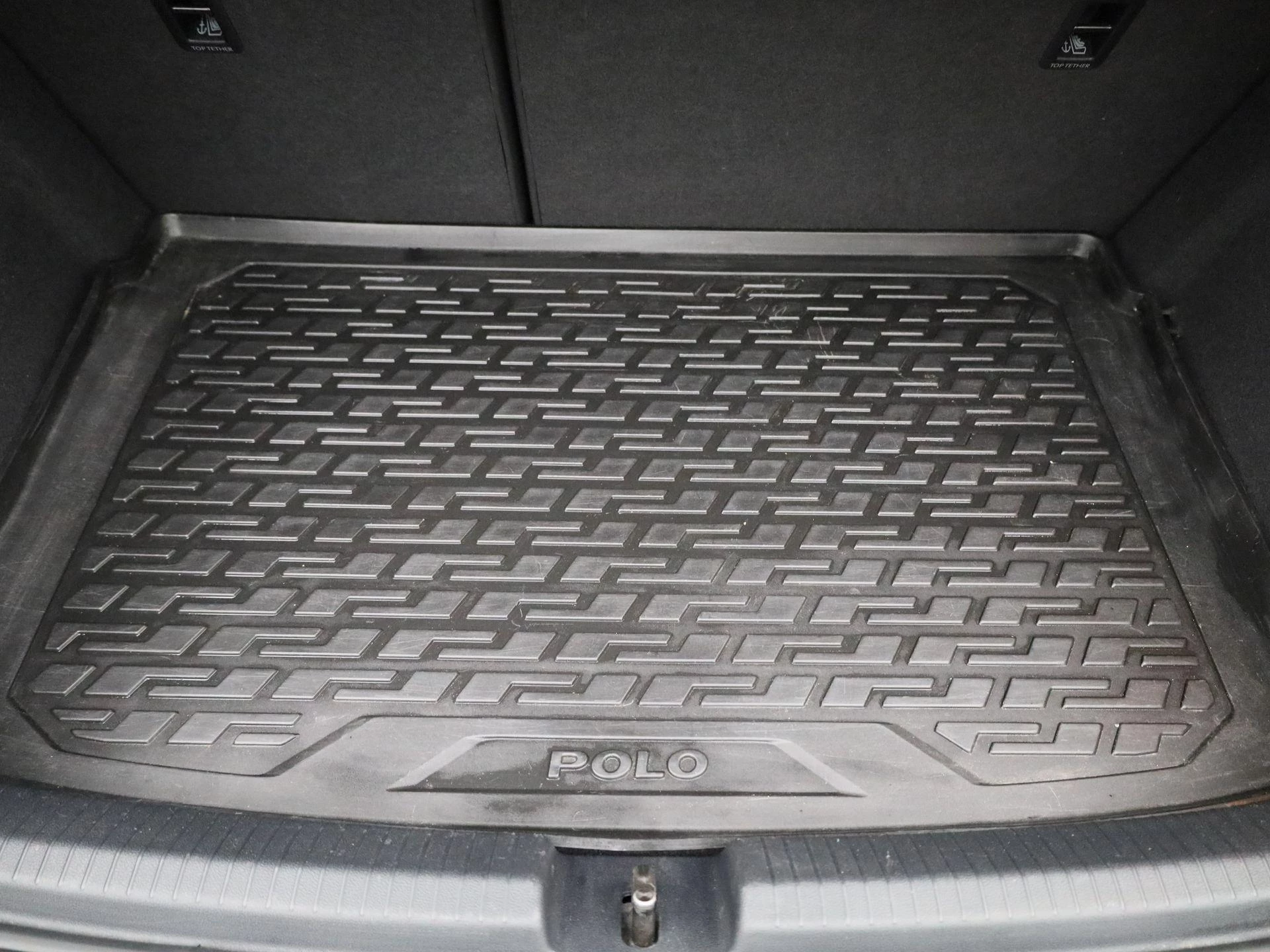 Volkswagen-Polo-image-12