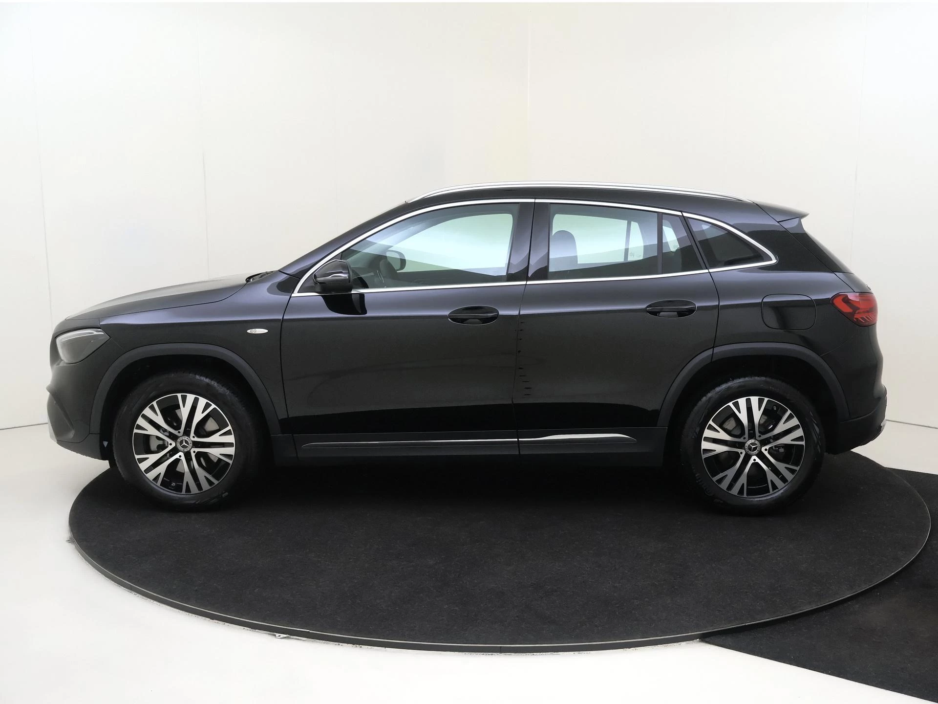 Mercedes-Benz GLA 250 e Business Solution Luxury