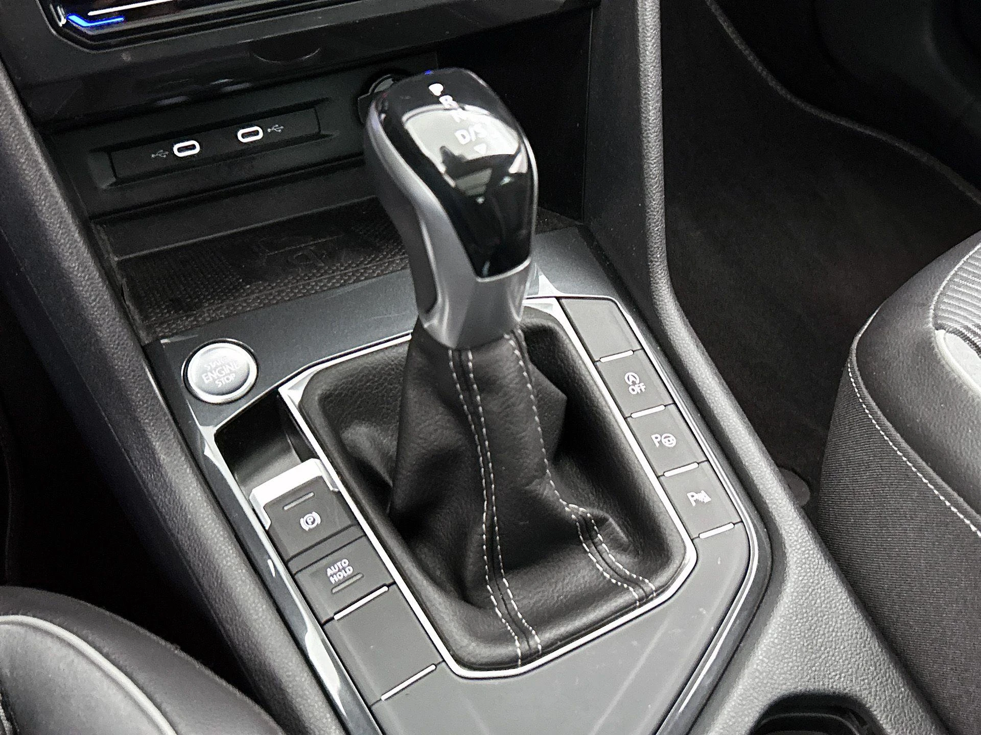 Volkswagen-Tiguan-image-40