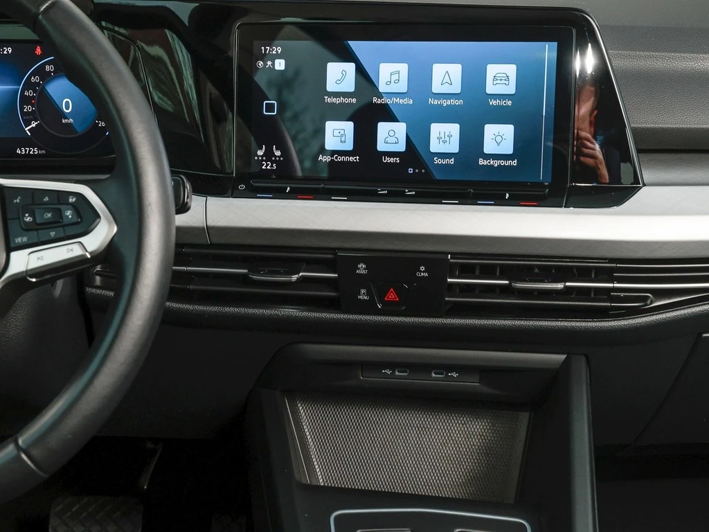 Volkswagen Golf VIII Variant 1,5 eTSI DSG Life,AHK,LED,ACC Lenkrad/Sitzheizung,Climatronic,App Connect