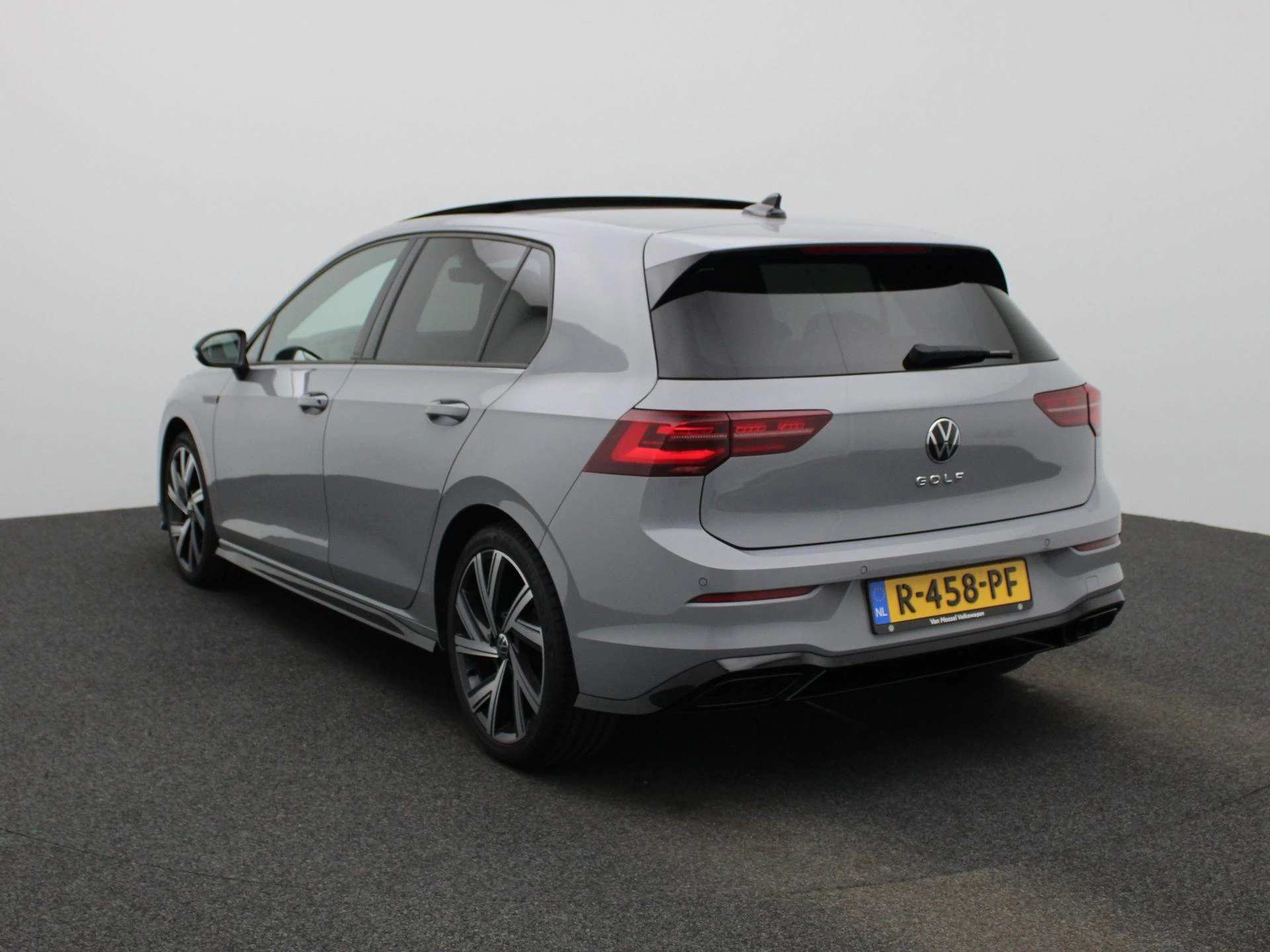 Volkswagen Golf 2.0 TSI R-Line