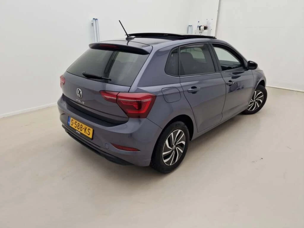 Volkswagen-Polo-image-1
