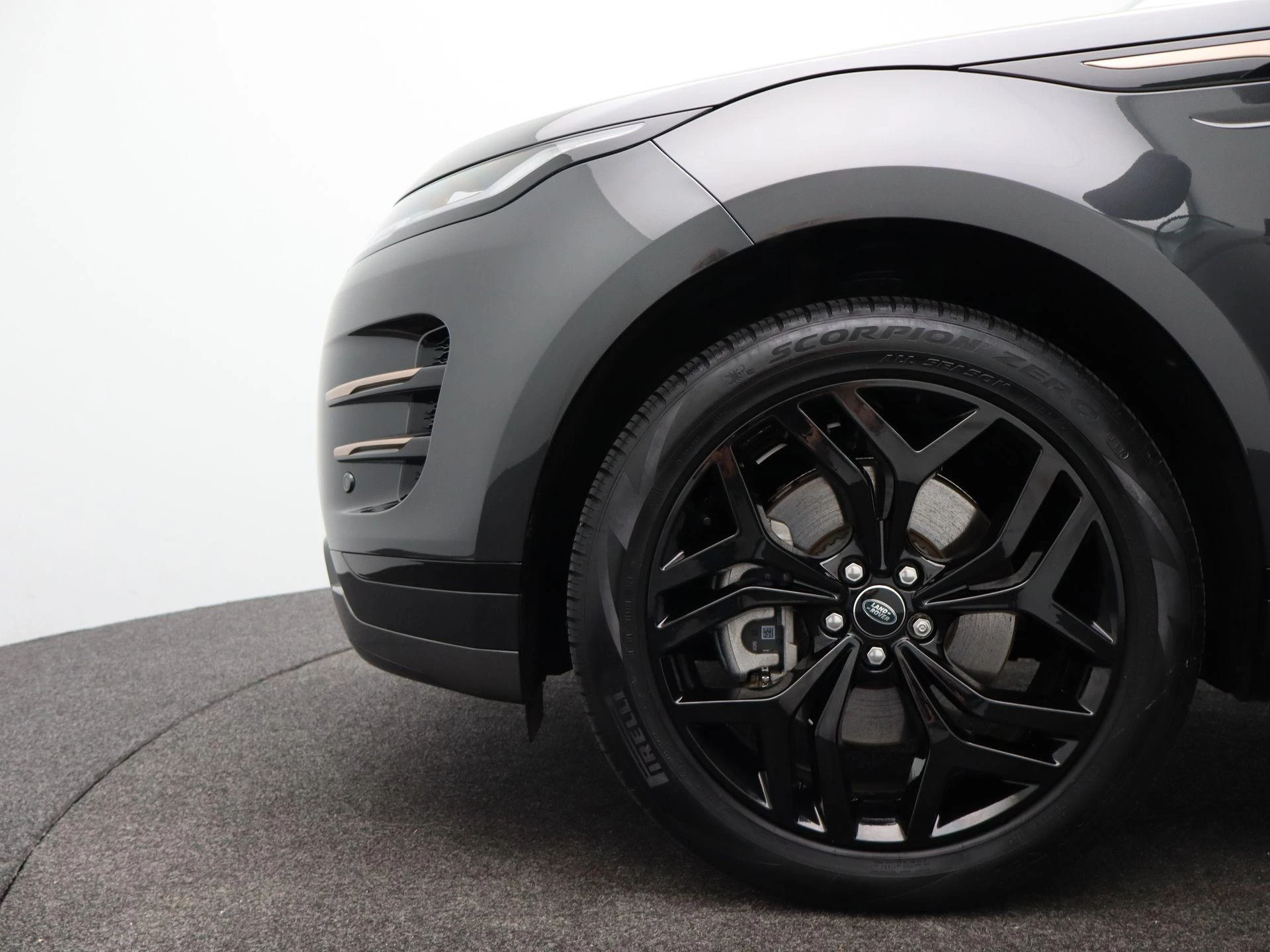 Land Rover-Range Rover Evoque-image-14