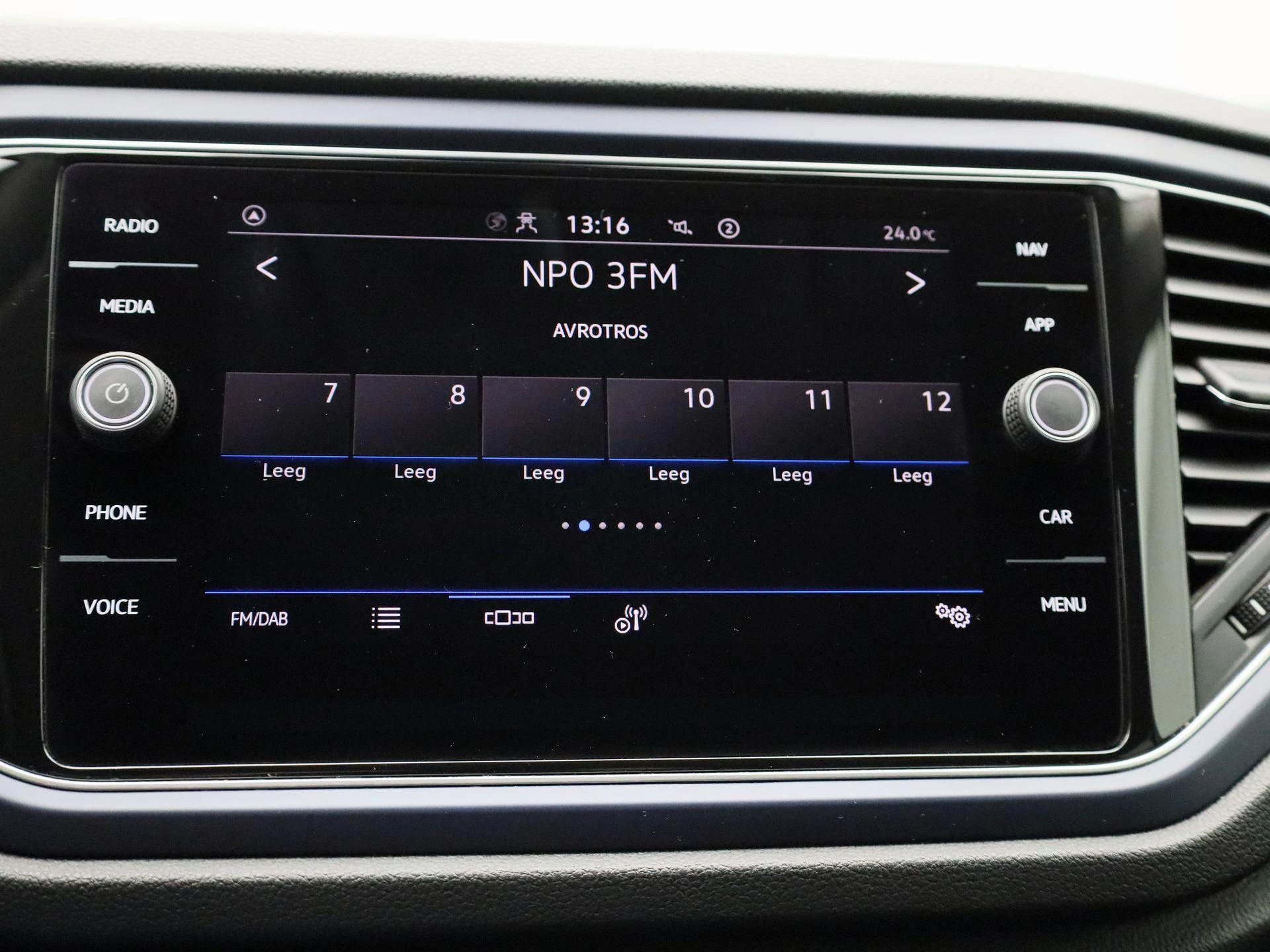 Volkswagen-T-Roc-image-15