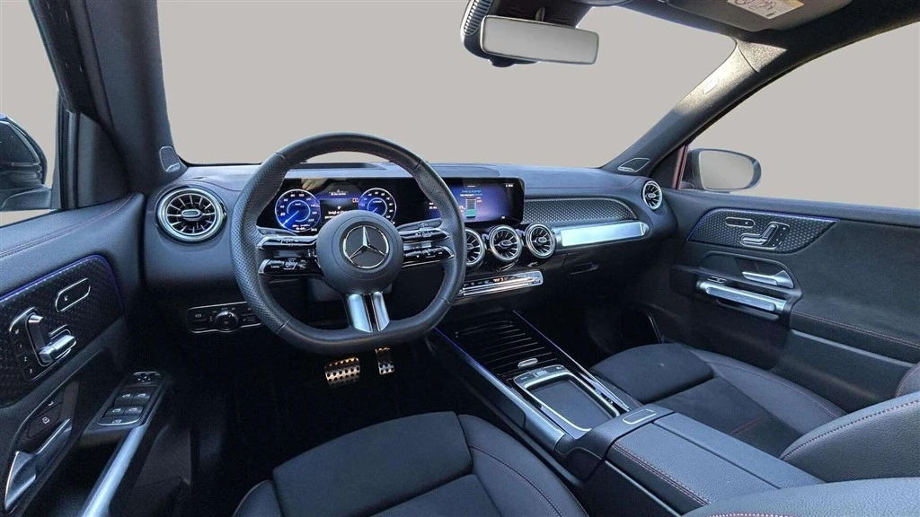 Mercedes-Benz-EQB-image-11